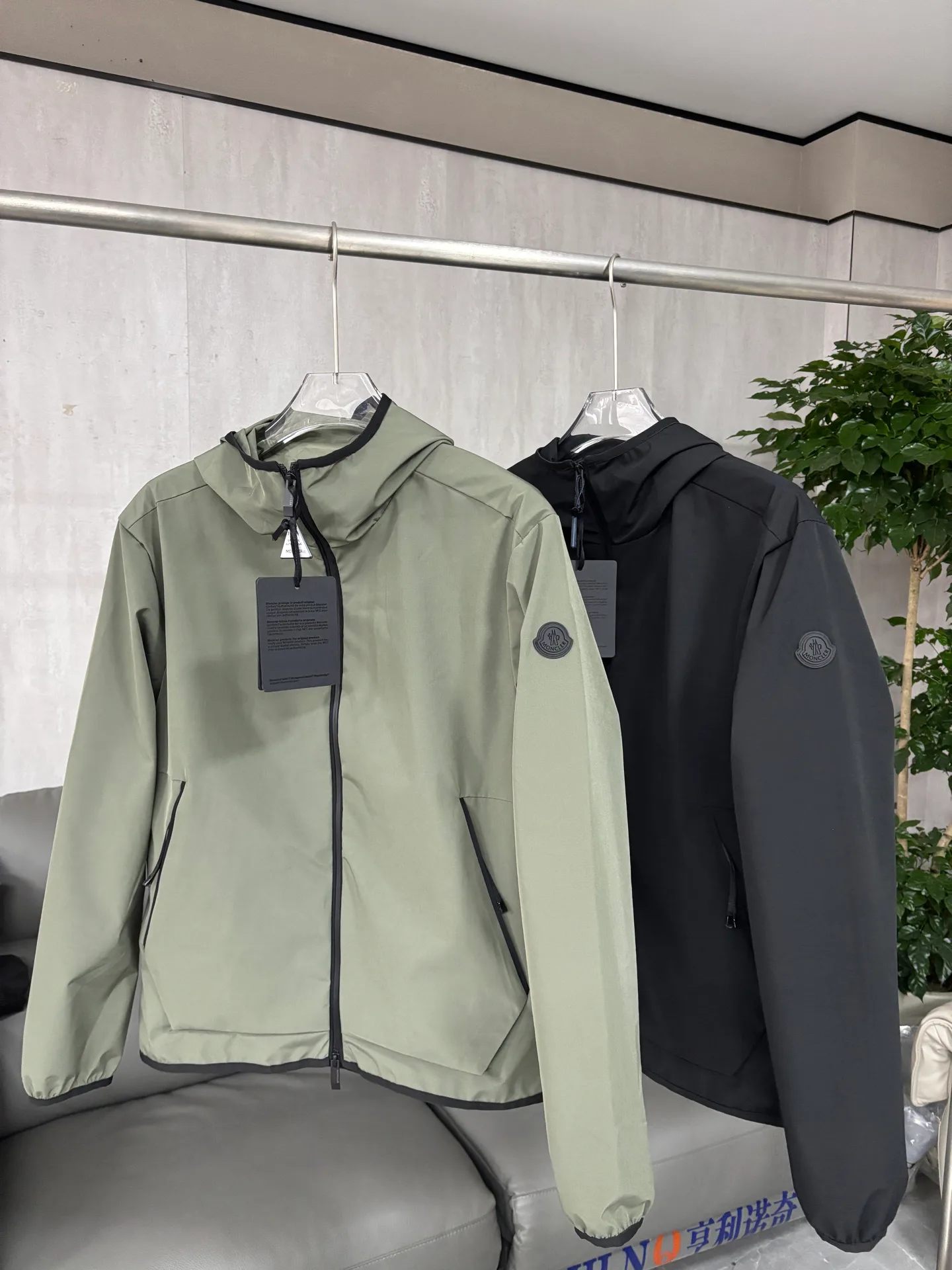 Куртки И Пуховики Женские Moncler 11459432