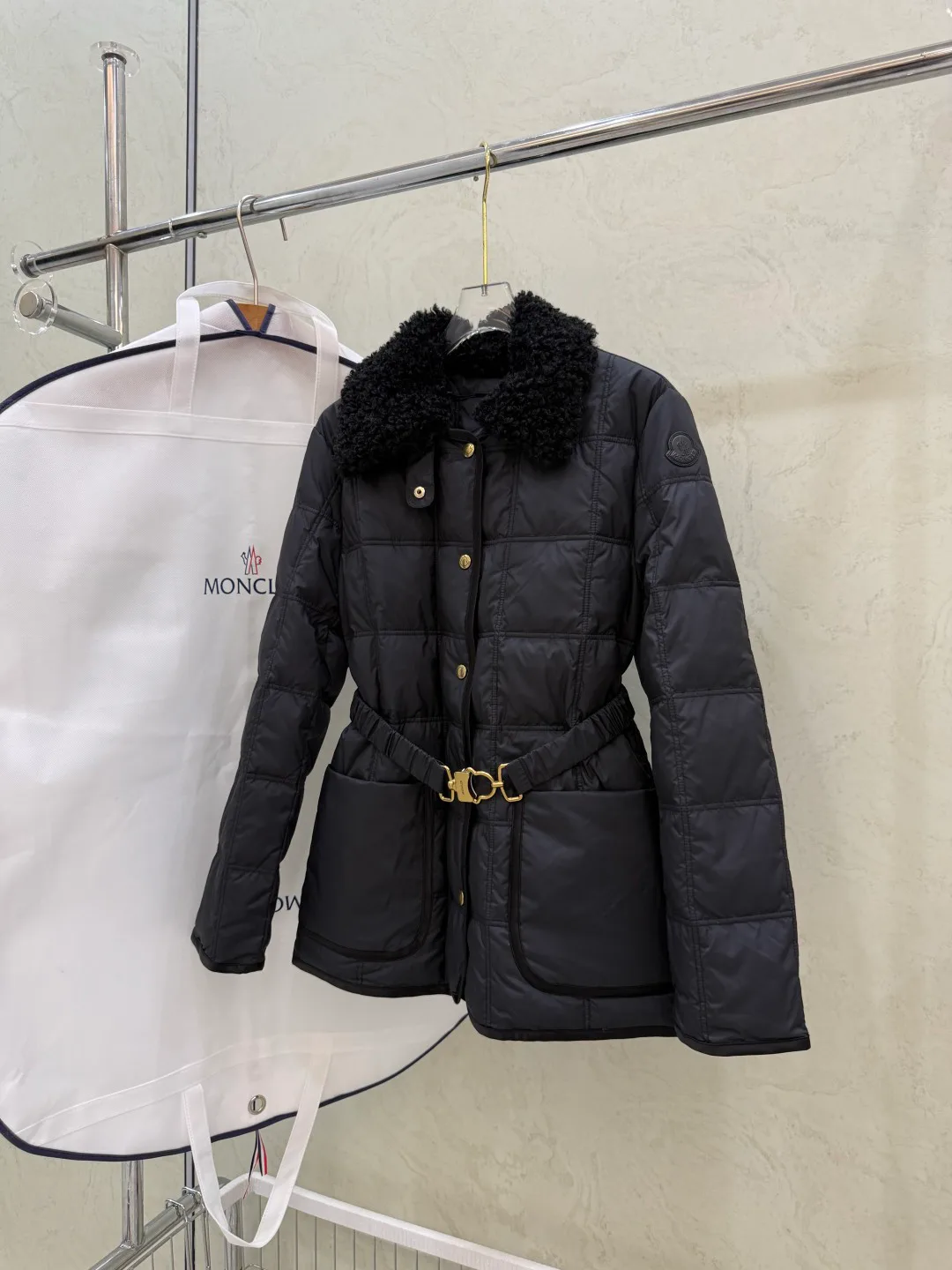 Куртки И Пуховики Мужские Moncler 17937834