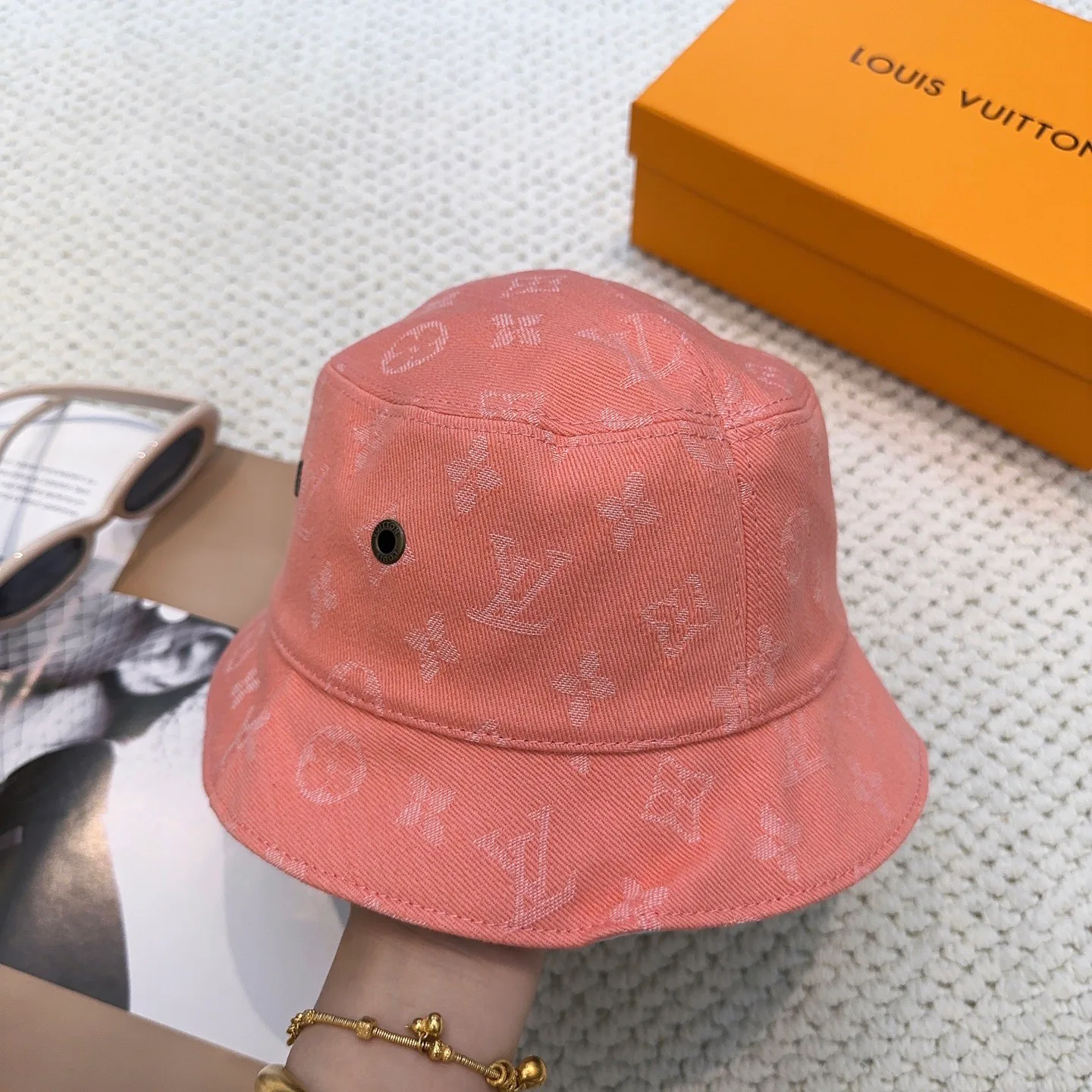 Головные Уборы Louis Vuitton 13294353