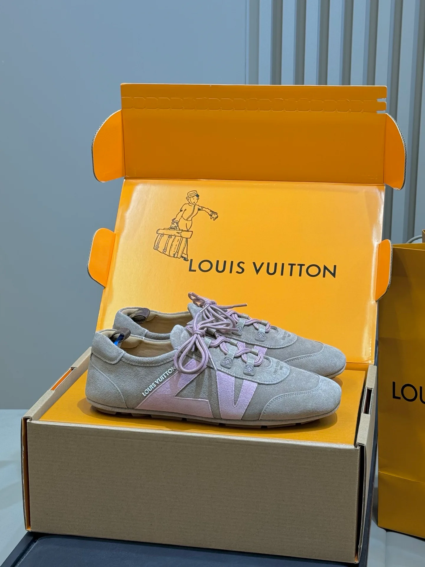 Кроссовки Женские Louis Vuitton 1280033