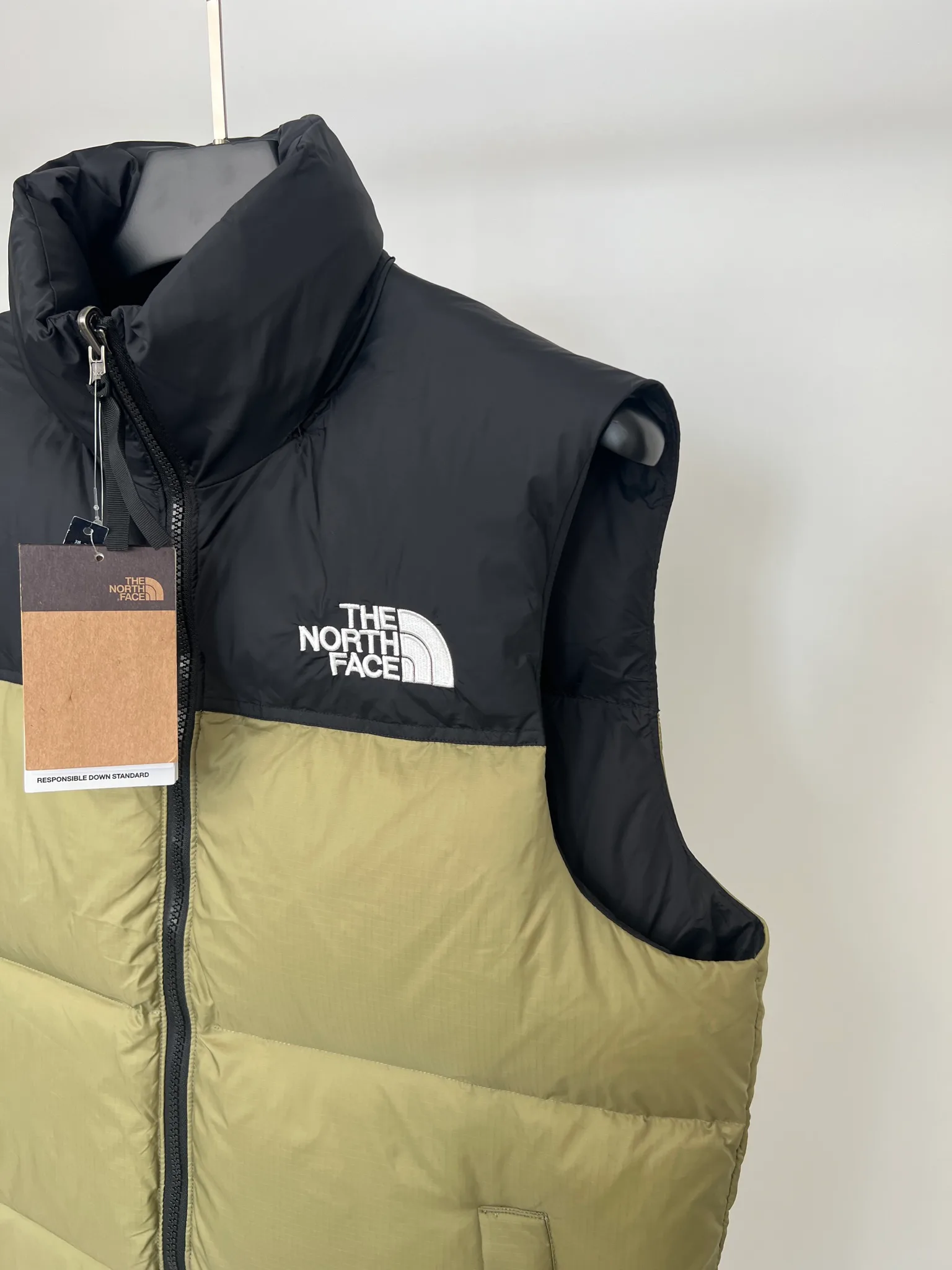 Жилеты Женские The North Face 18416024