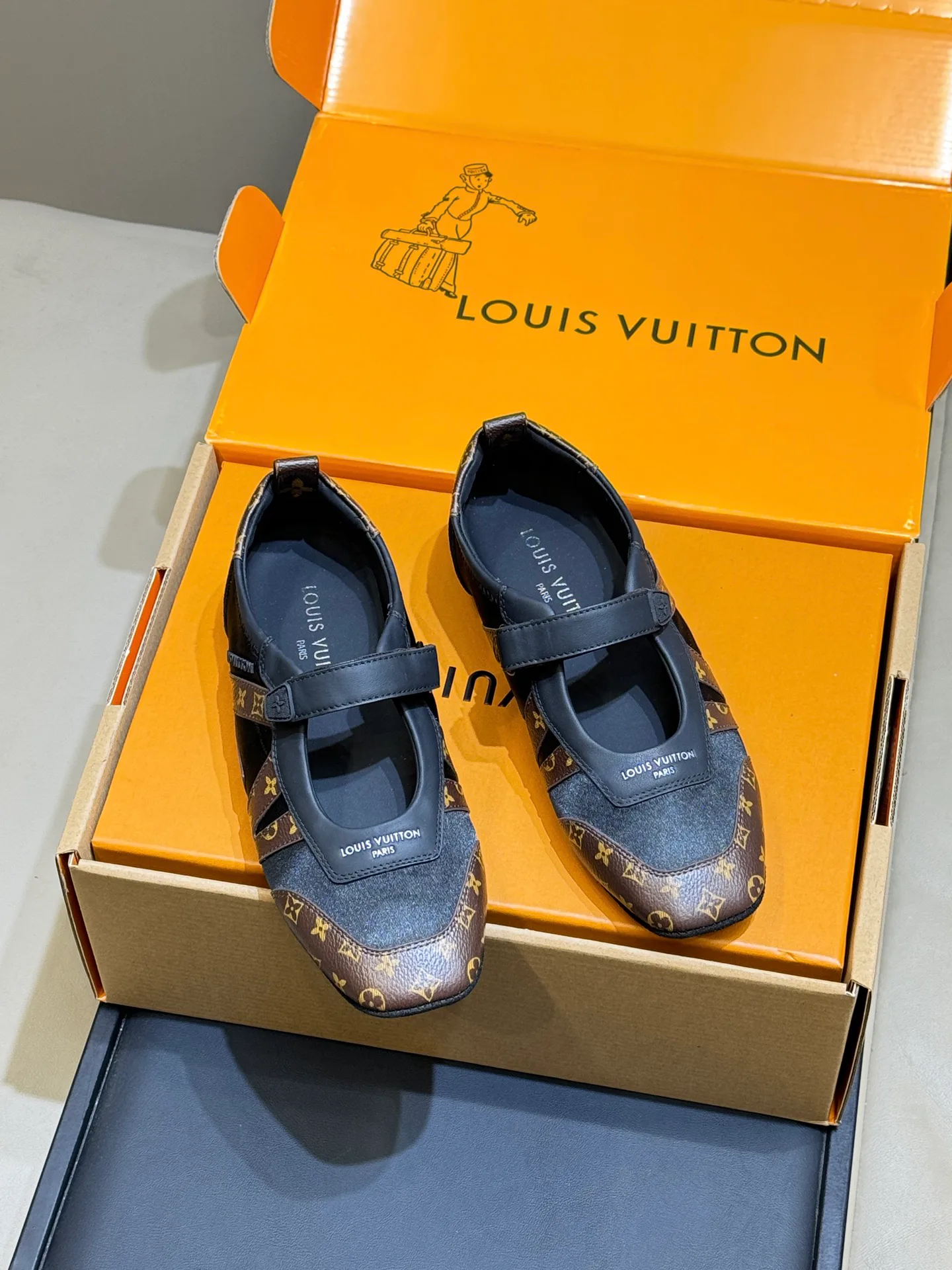 Босоножки Женские Louis Vuitton 11411036