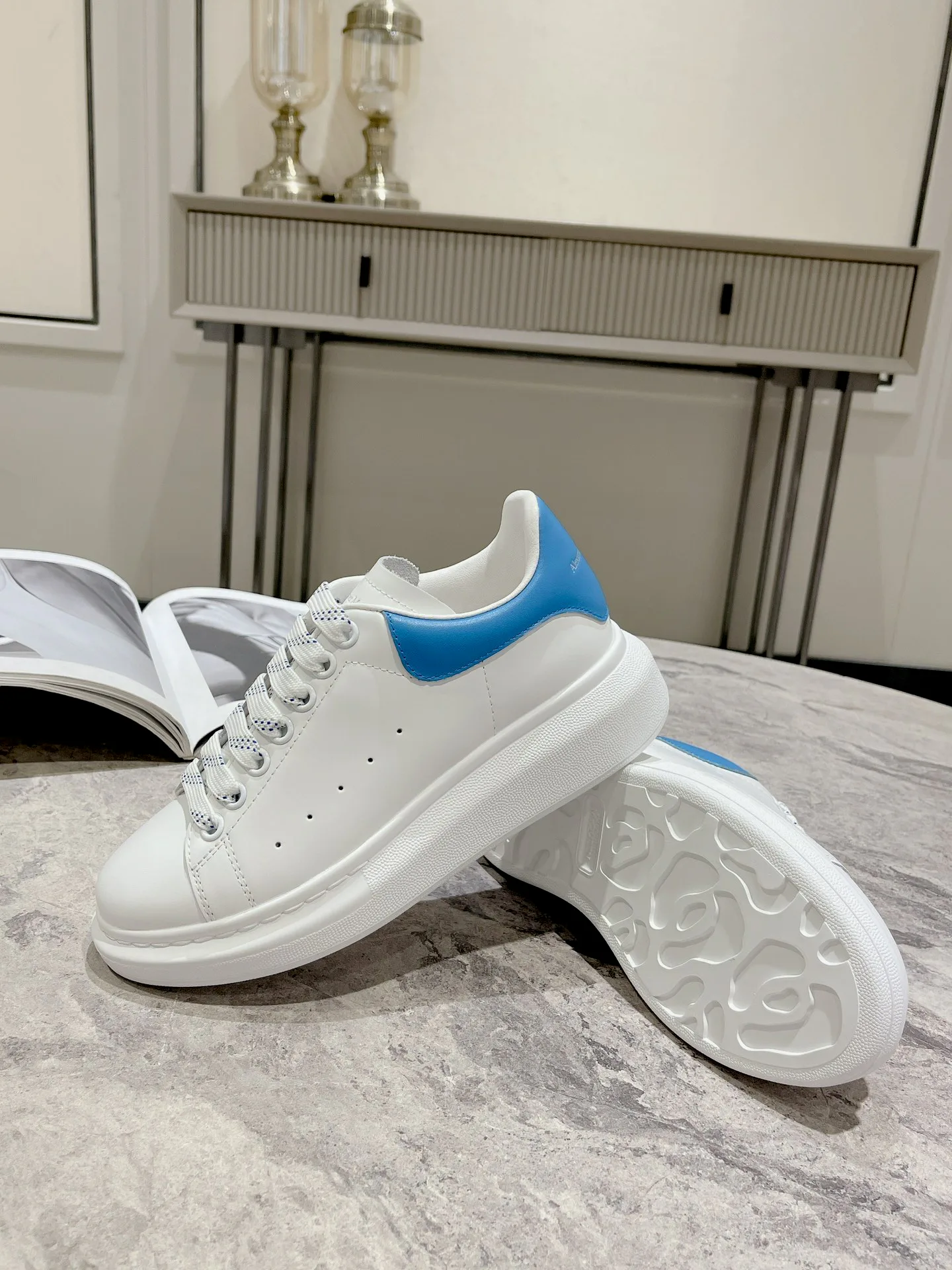 Кроссовки Женские Alexander Mcqueen 18373667