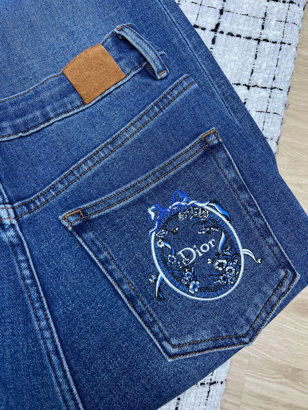 Джинсы Женские Christian Dior 18885562