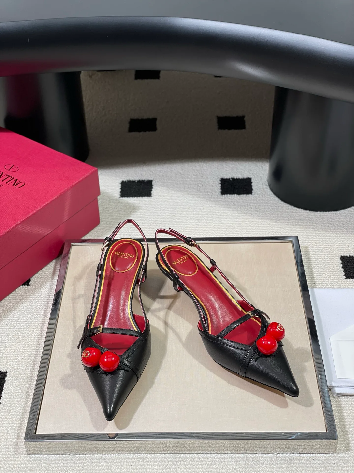 Босоножки Женские Valentino 13189654
