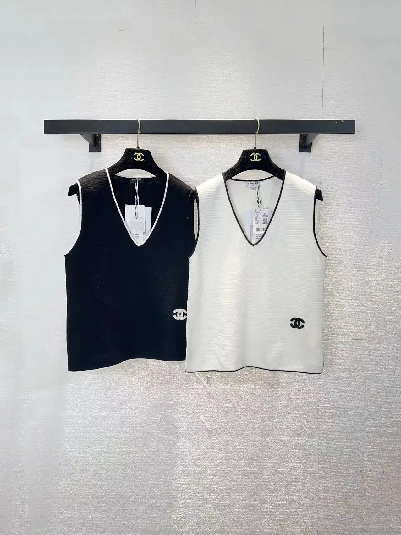 Жилеты Женские Chanel 11305884