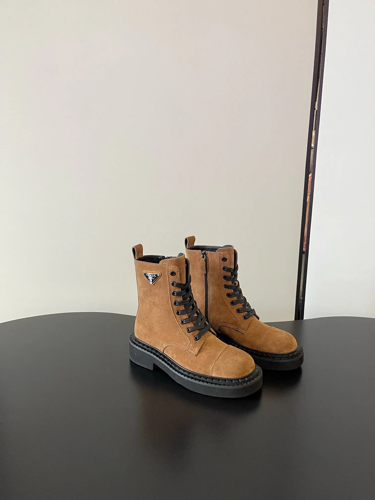 Ботинки Женские Prada 18333879
