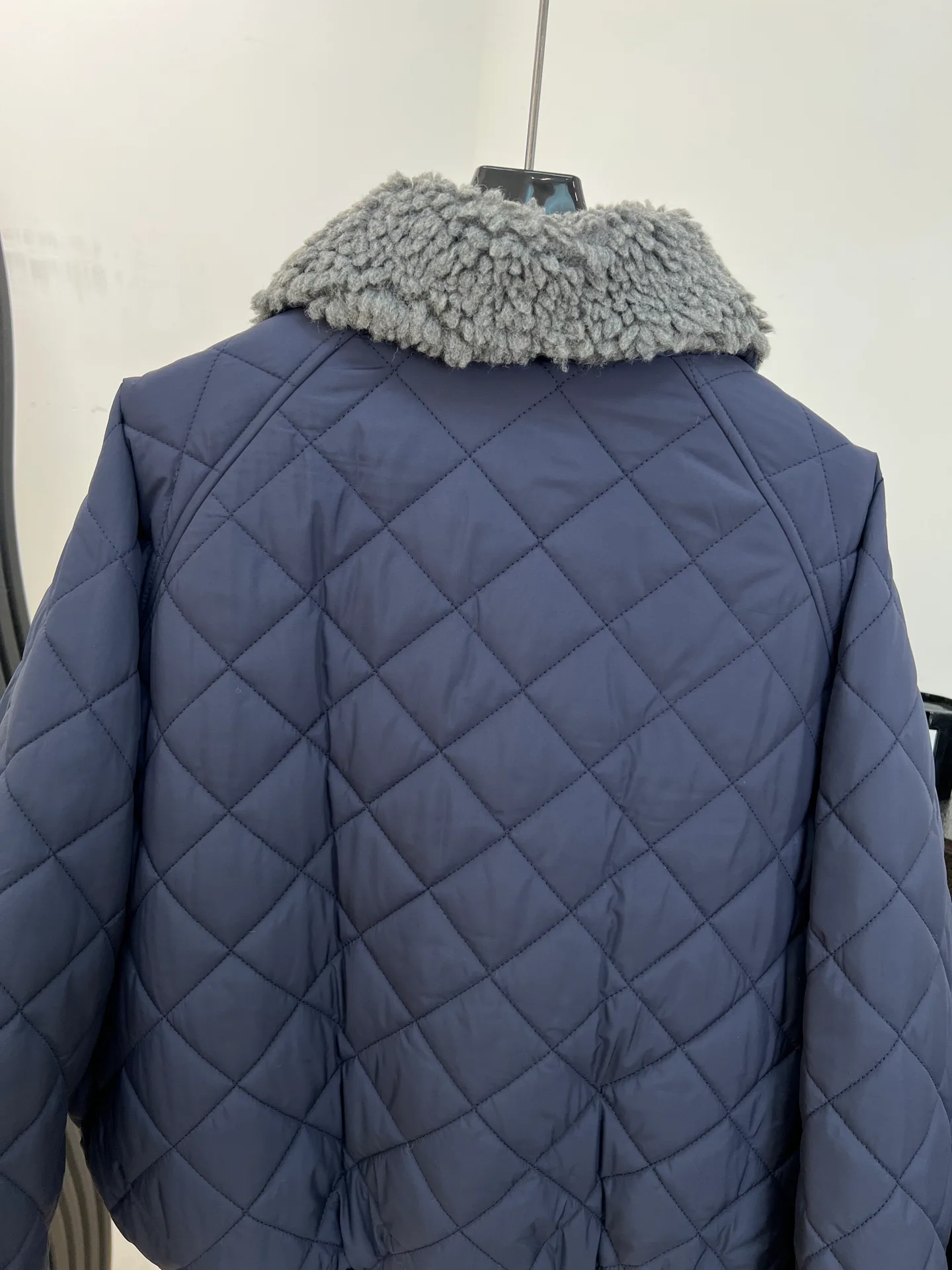 Куртки И Пуховики Женские Miu Miu 18733498
