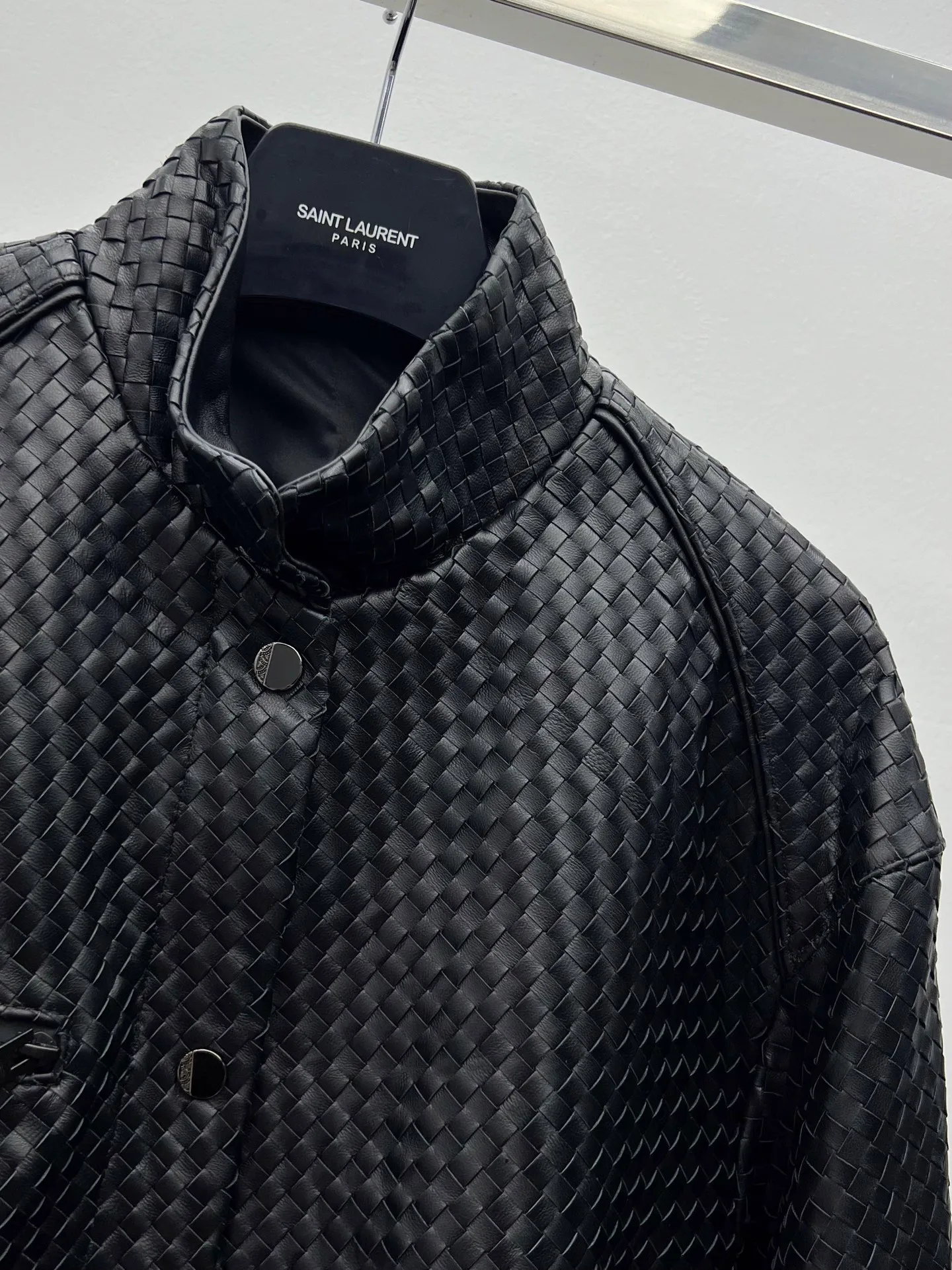 Кожаные Куртки И Дублёнки Женские Bottega Veneta 17719114