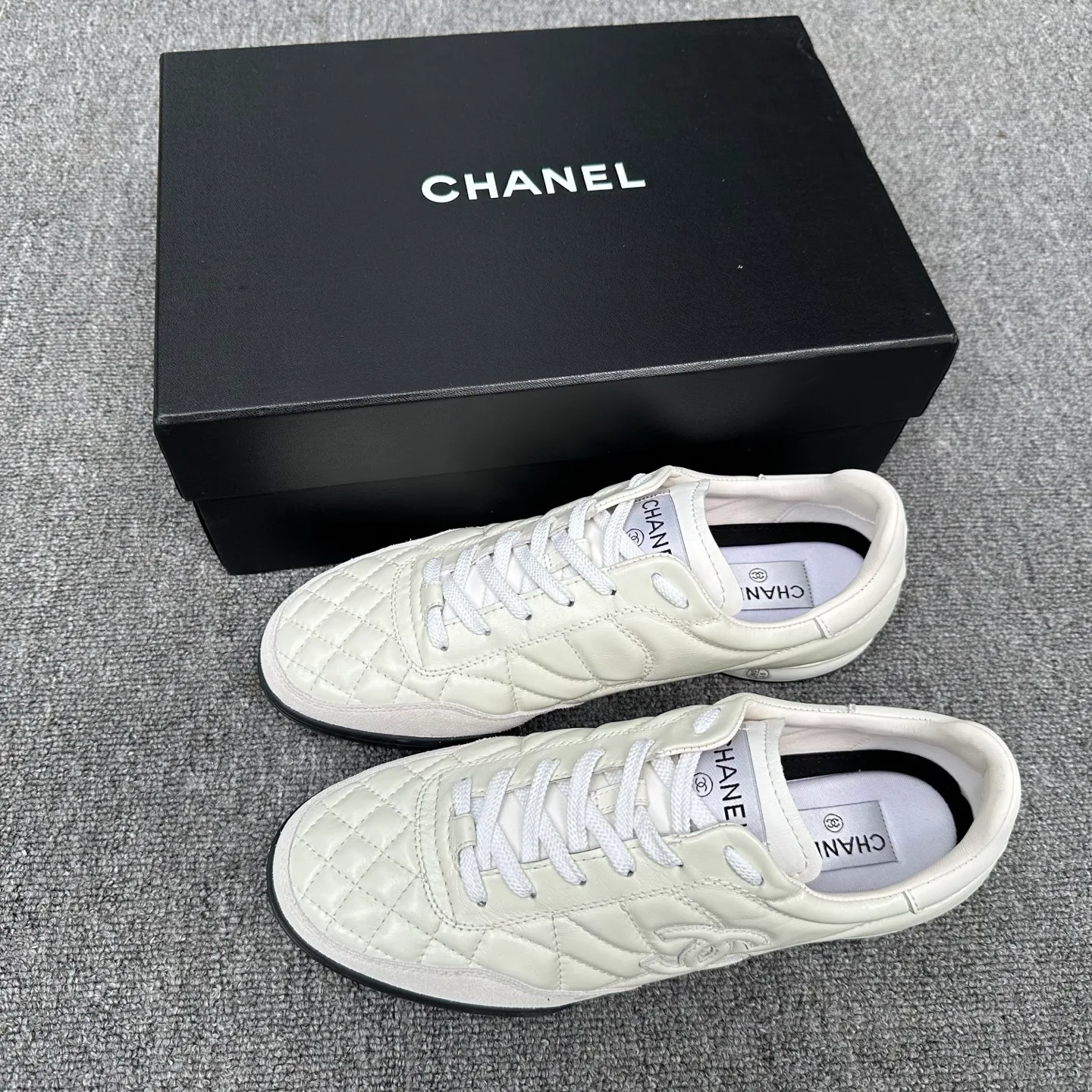 Кроссовки Женские Chanel 18076100