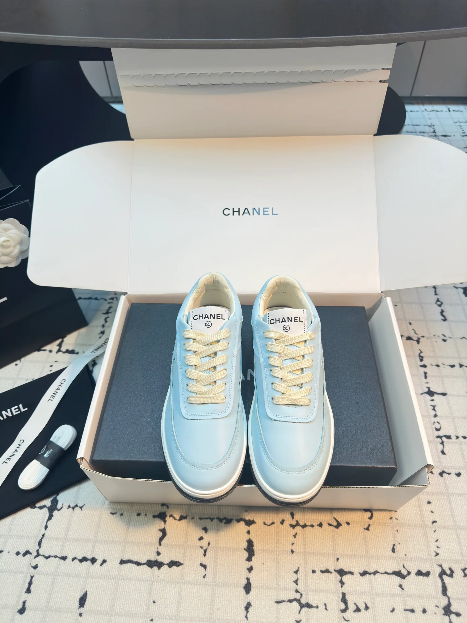 Кроссовки Женские Chanel 10468575