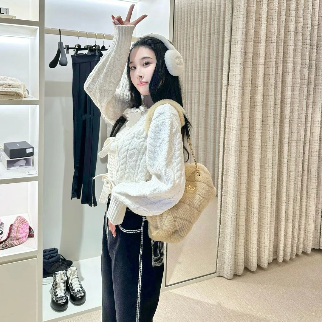 Шарфы Chanel 18347733