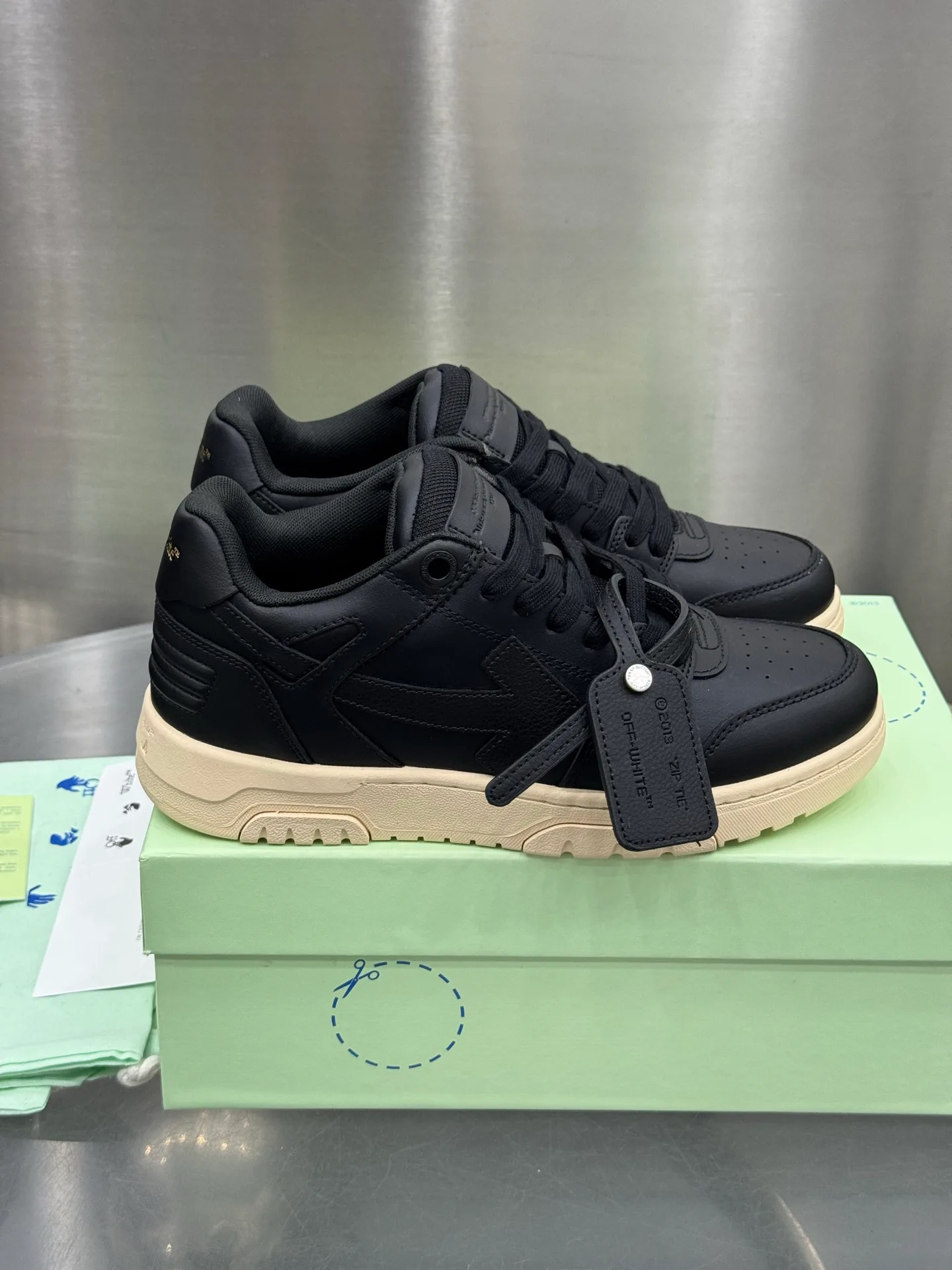 Кроссовки Женские Off-White 11751517