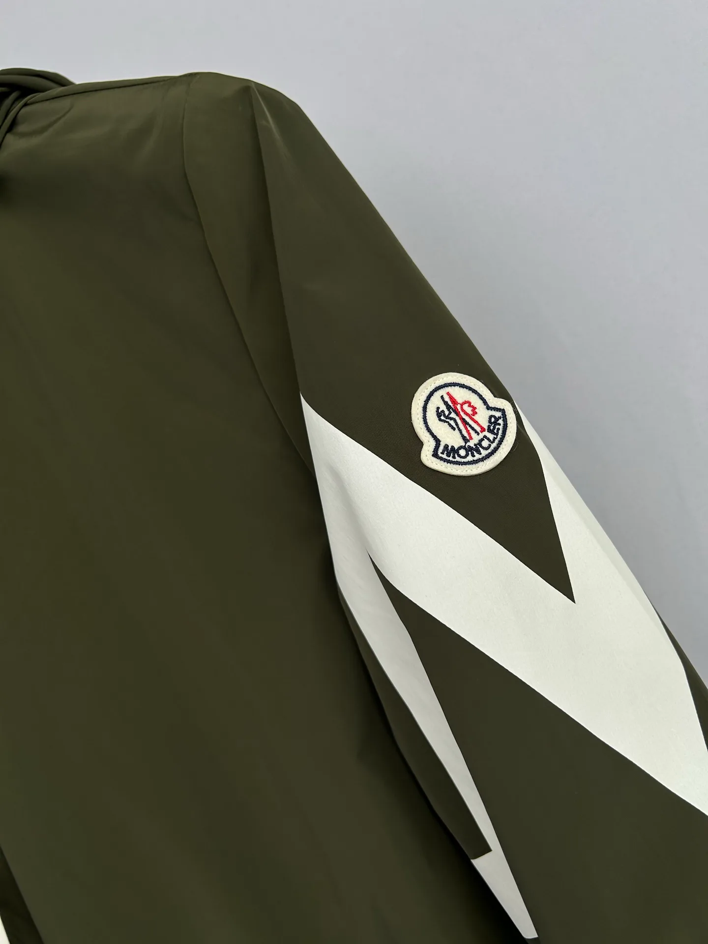Куртки И Пуховики Мужские Moncler 13137534