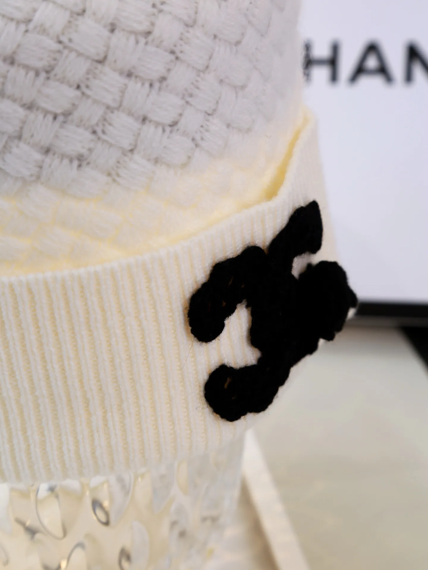 Шарфы Chanel 18427047