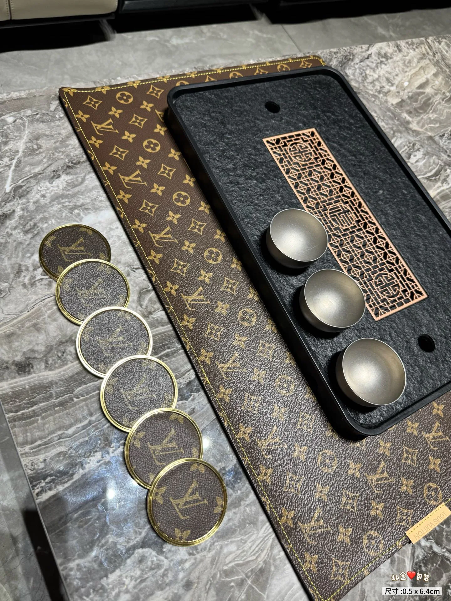 Посуда Louis Vuitton 18013277