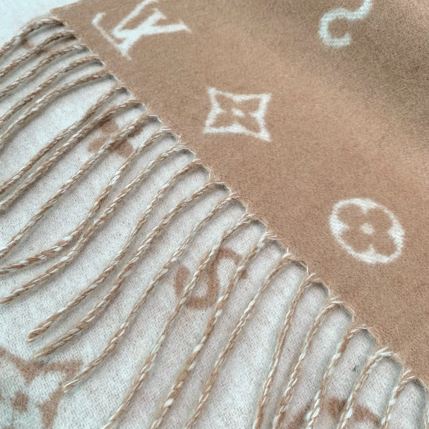 Шарфы Louis Vuitton 1049259