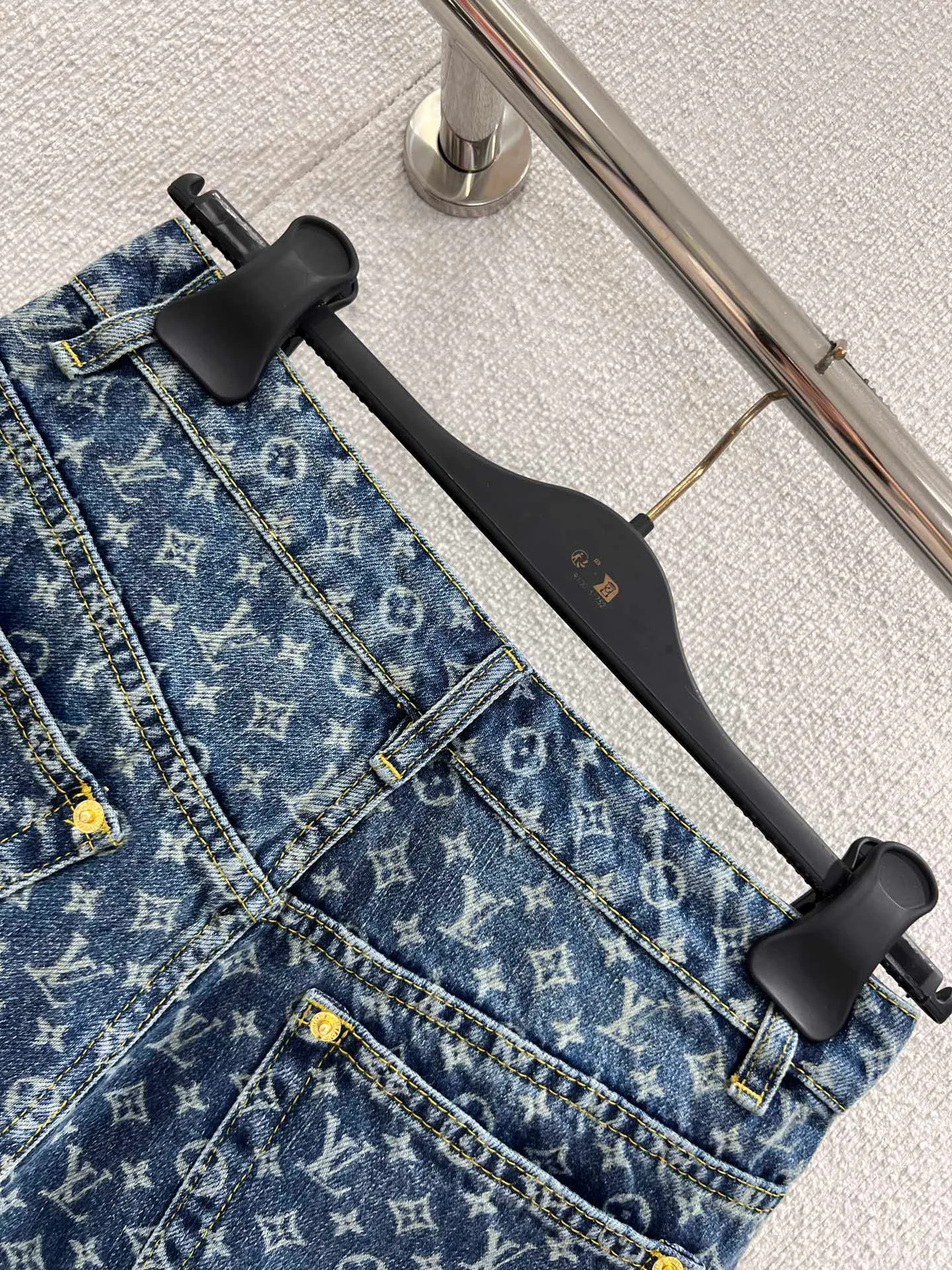 Шорты Женские Louis Vuitton 6173168