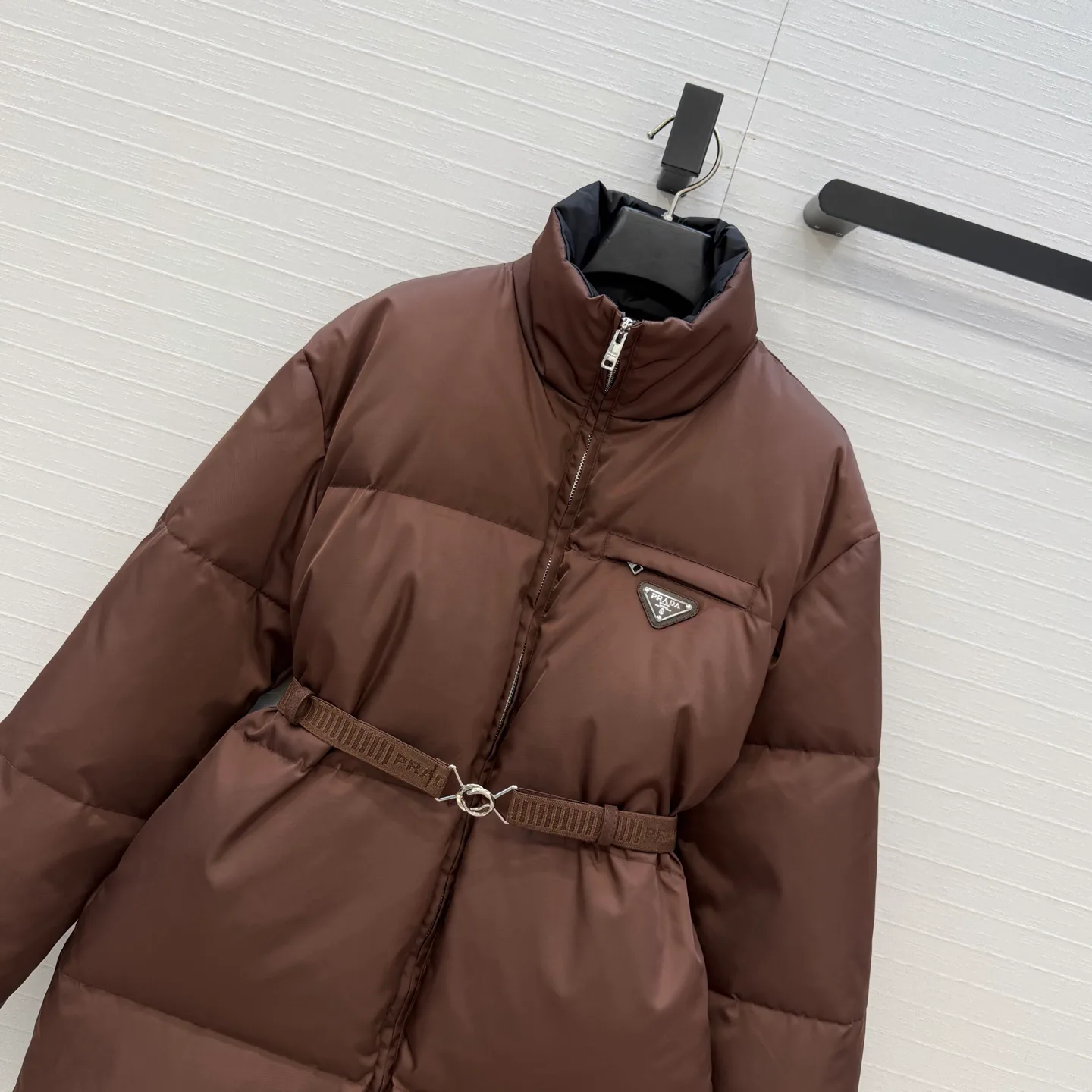Куртки И Пуховики Женские Prada 19332012