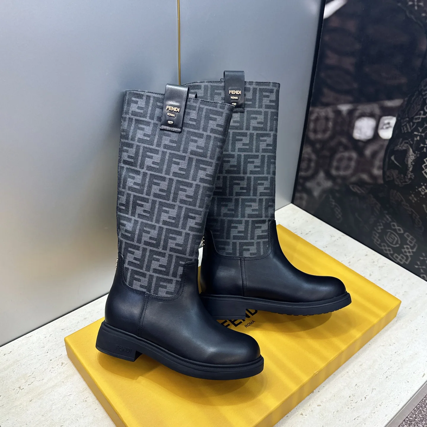 Сапоги Женские Fendi 19250143