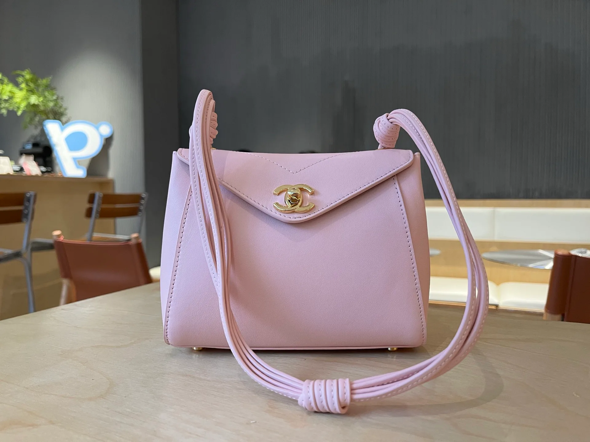 Классические Сумки Женские Chanel 18004452