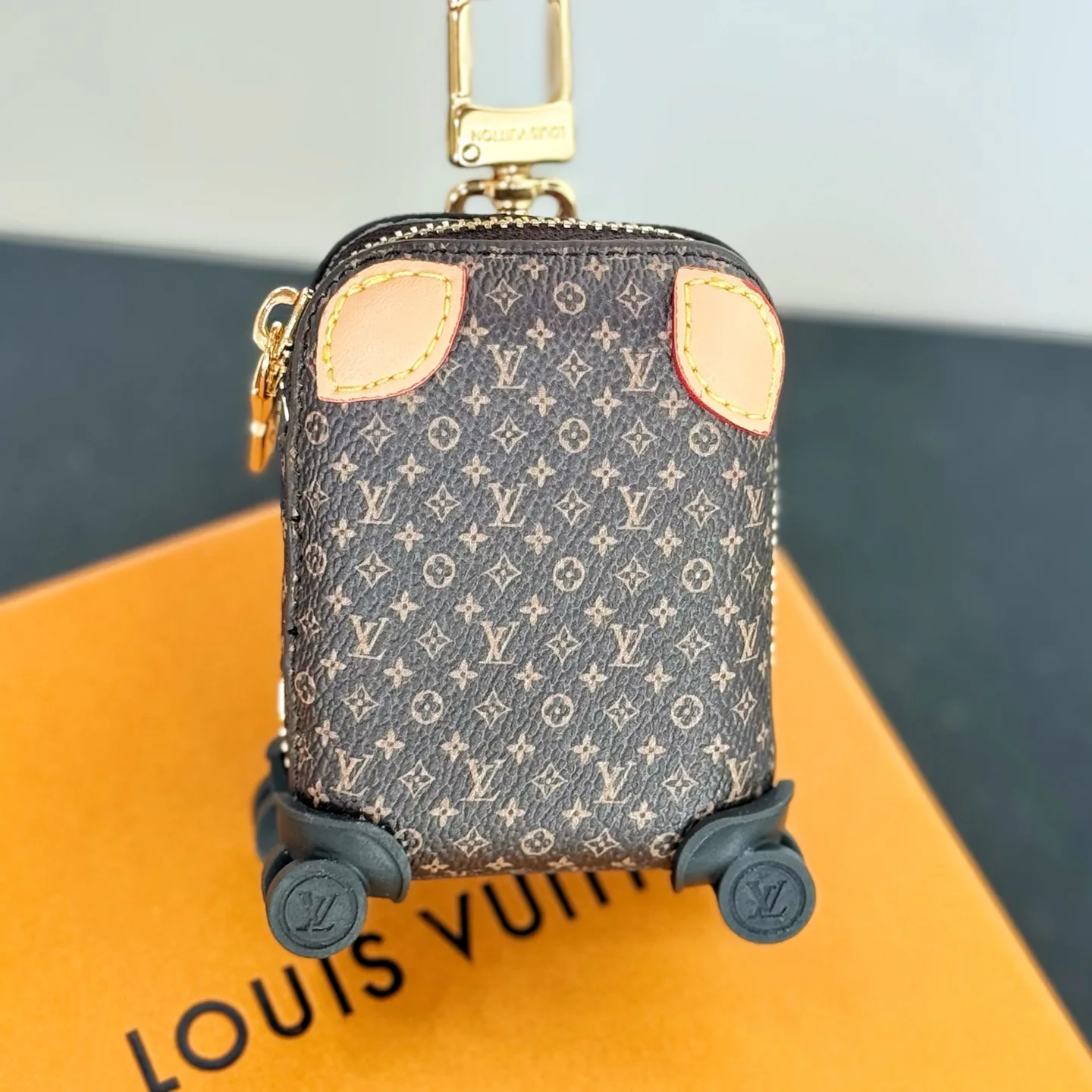 Ключницы Louis Vuitton 17897118