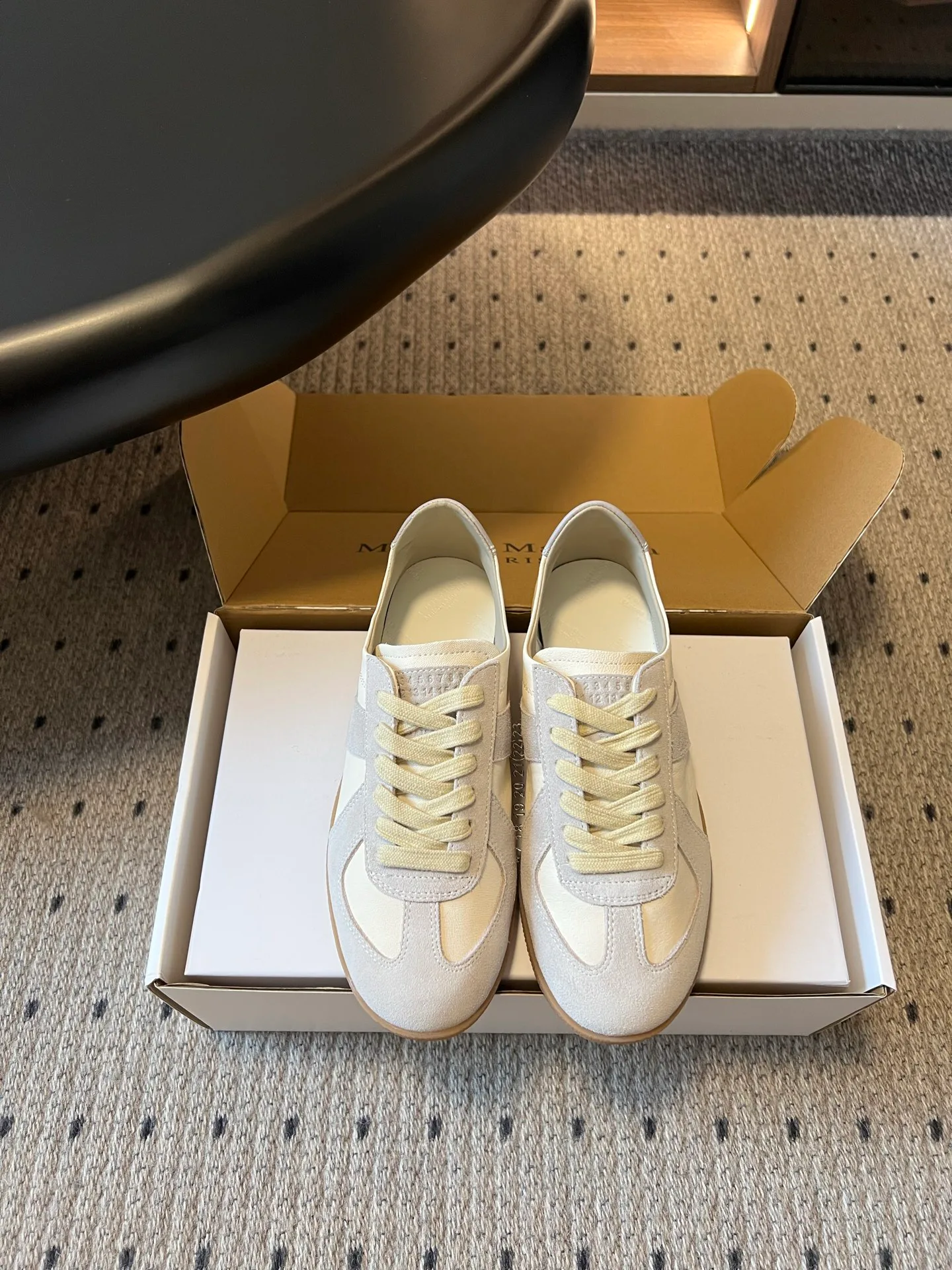 Кроссовки Женские Maison Margiela 17686625