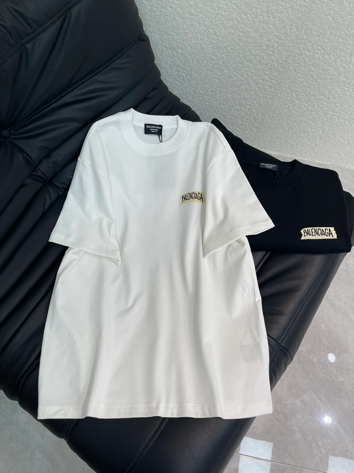 Футболки Женские Balenciaga 11569428