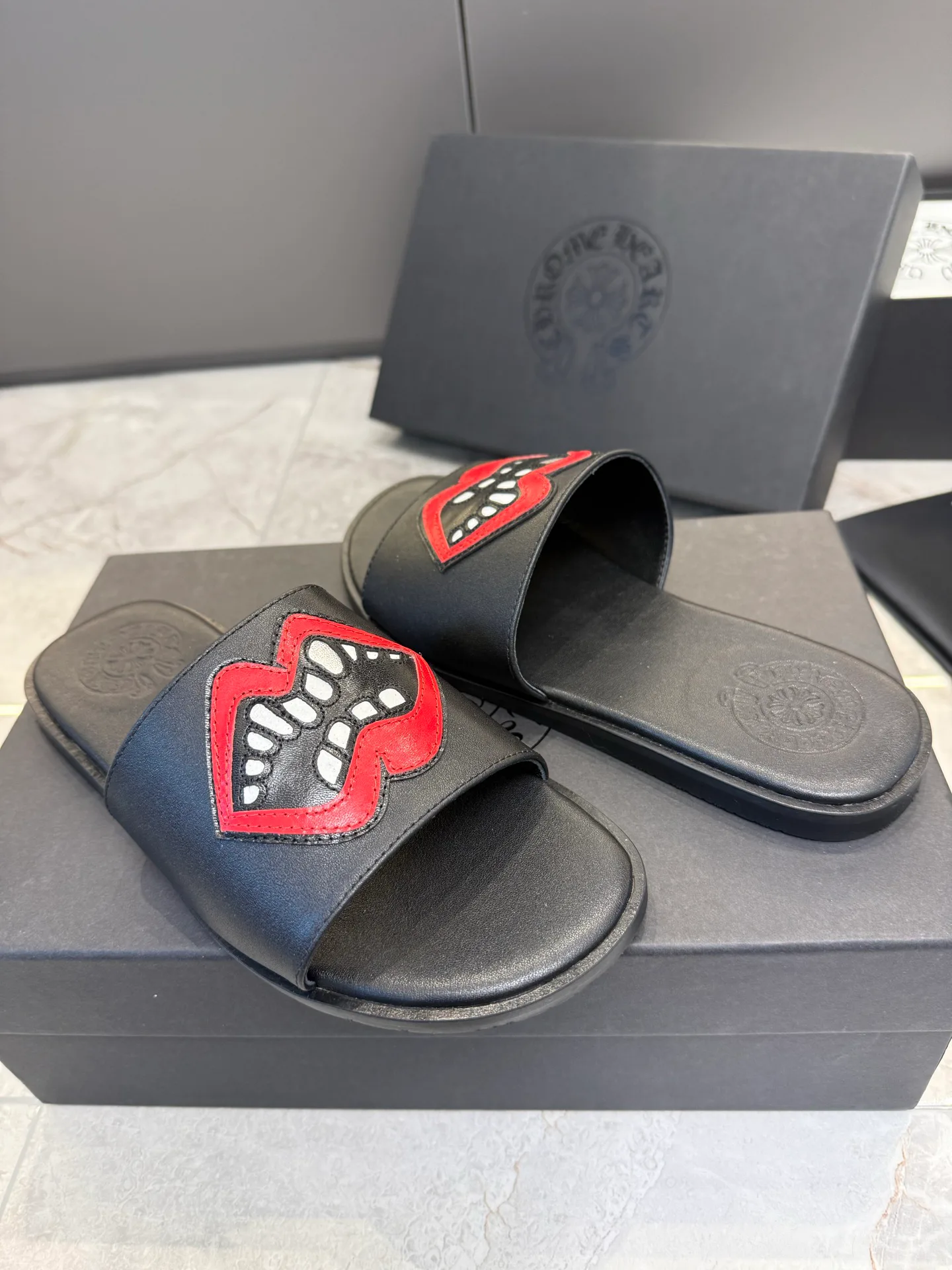 Шлепанцы Женские Chrome Hearts 1225361