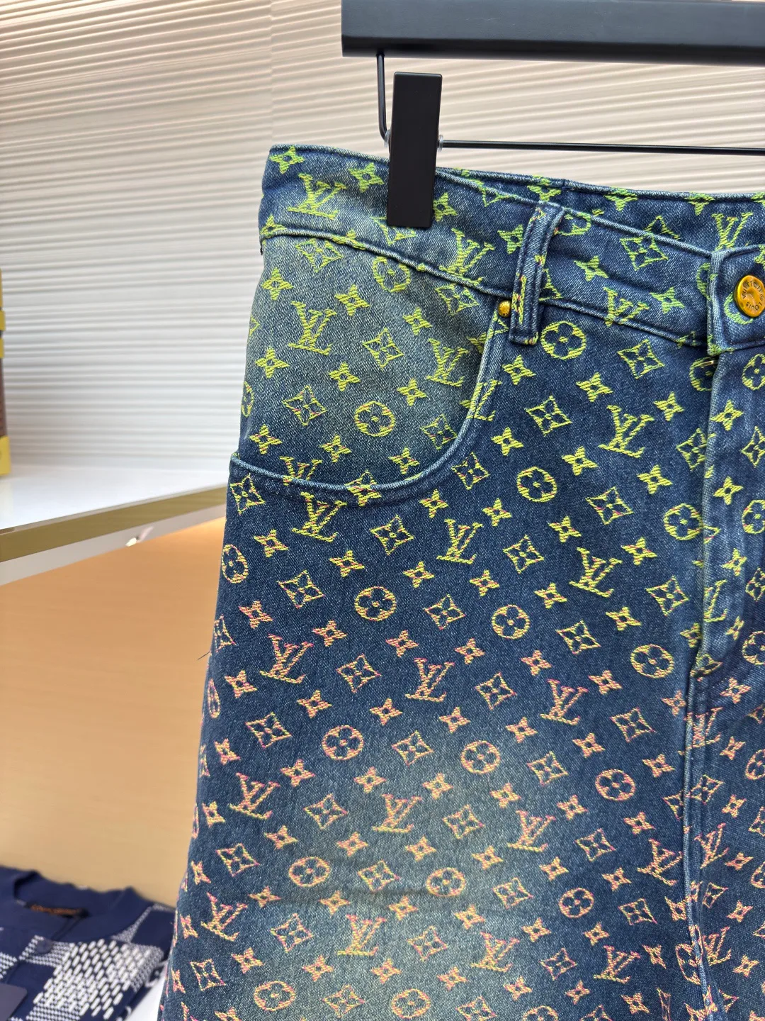 Шорты Мужские Louis Vuitton 8973431