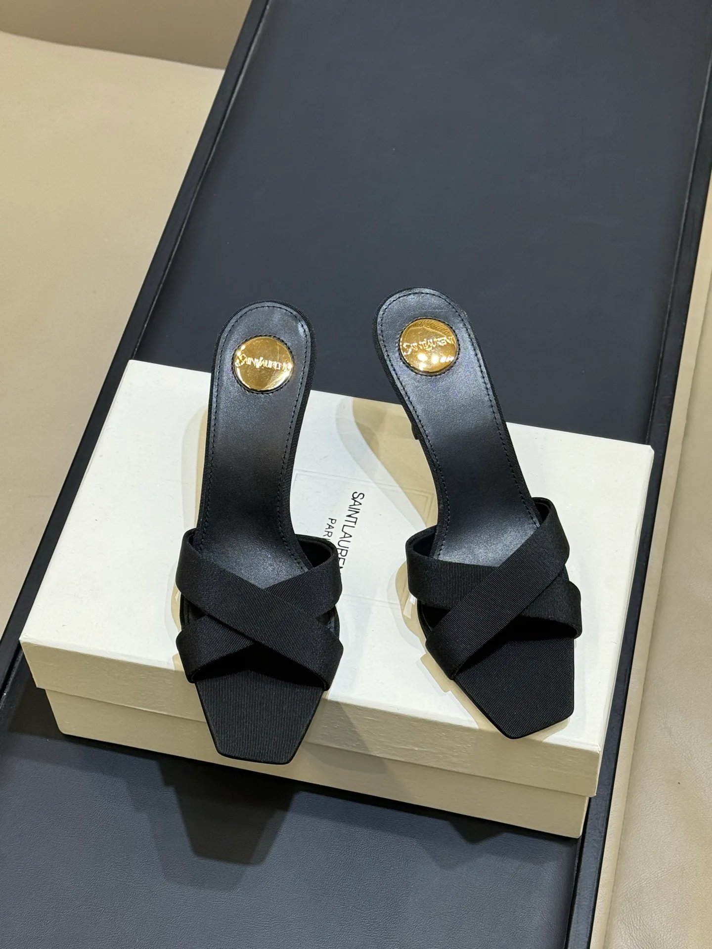 Босоножки Женские Saint Laurent 3891373