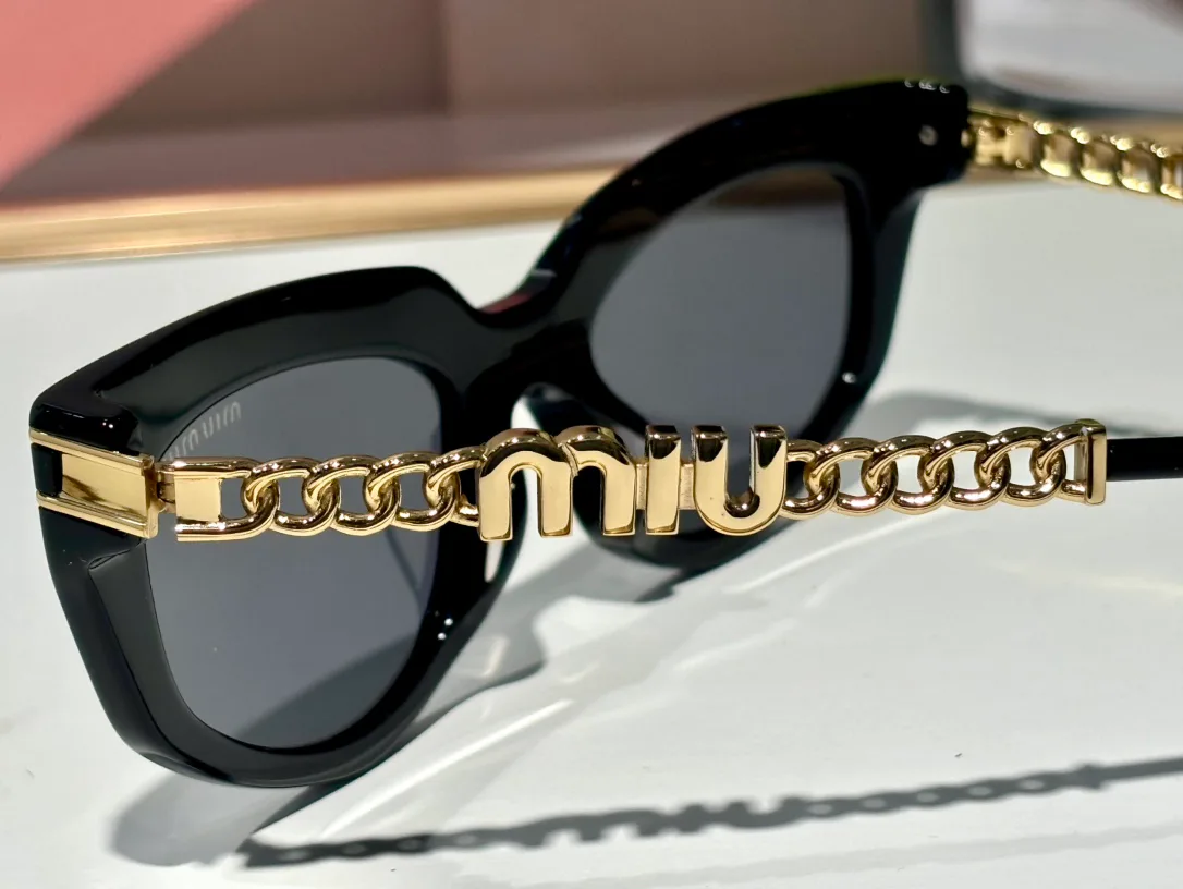 Очки Miu Miu 24069