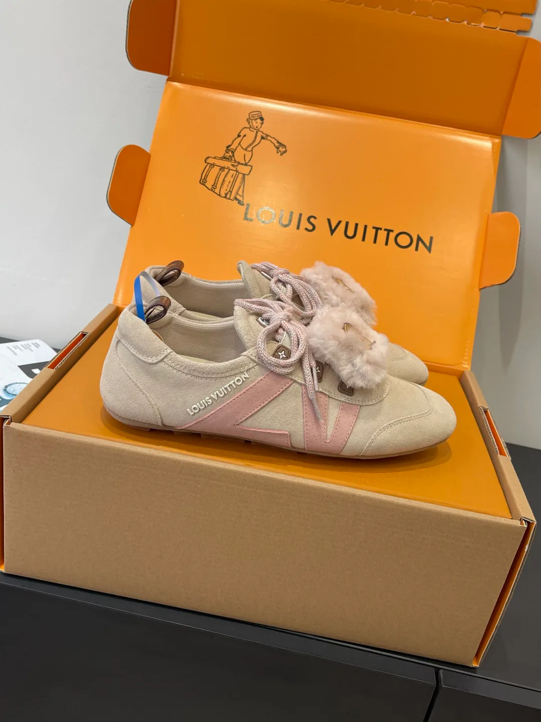 Кроссовки Женские Louis Vuitton 1595067