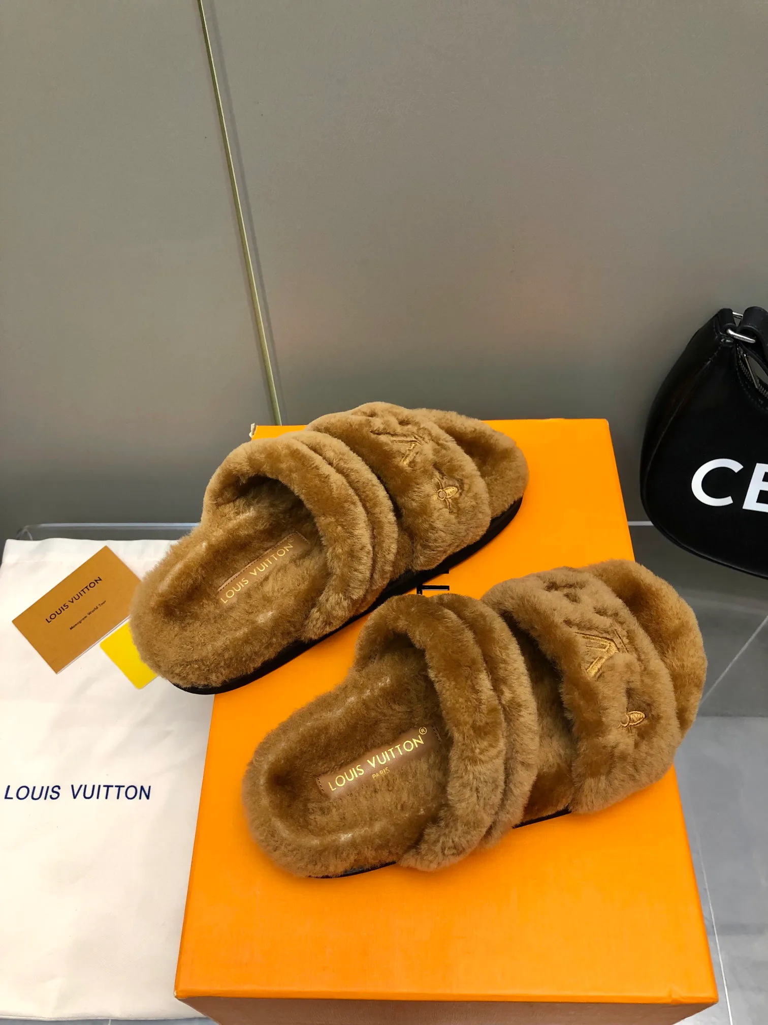 Тапочки Женские Louis Vuitton 19767269