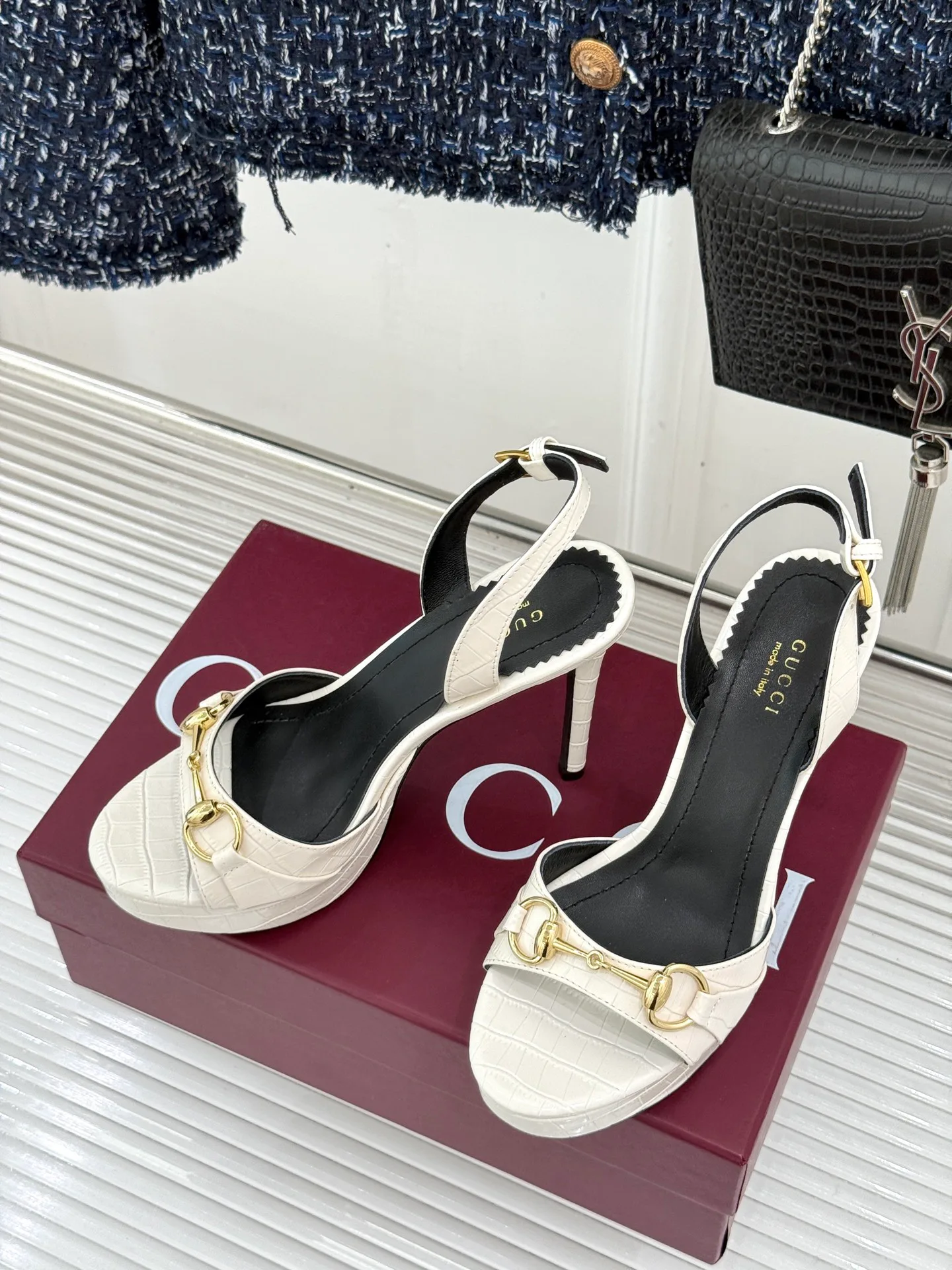 Босоножки Женские Gucci 17646530