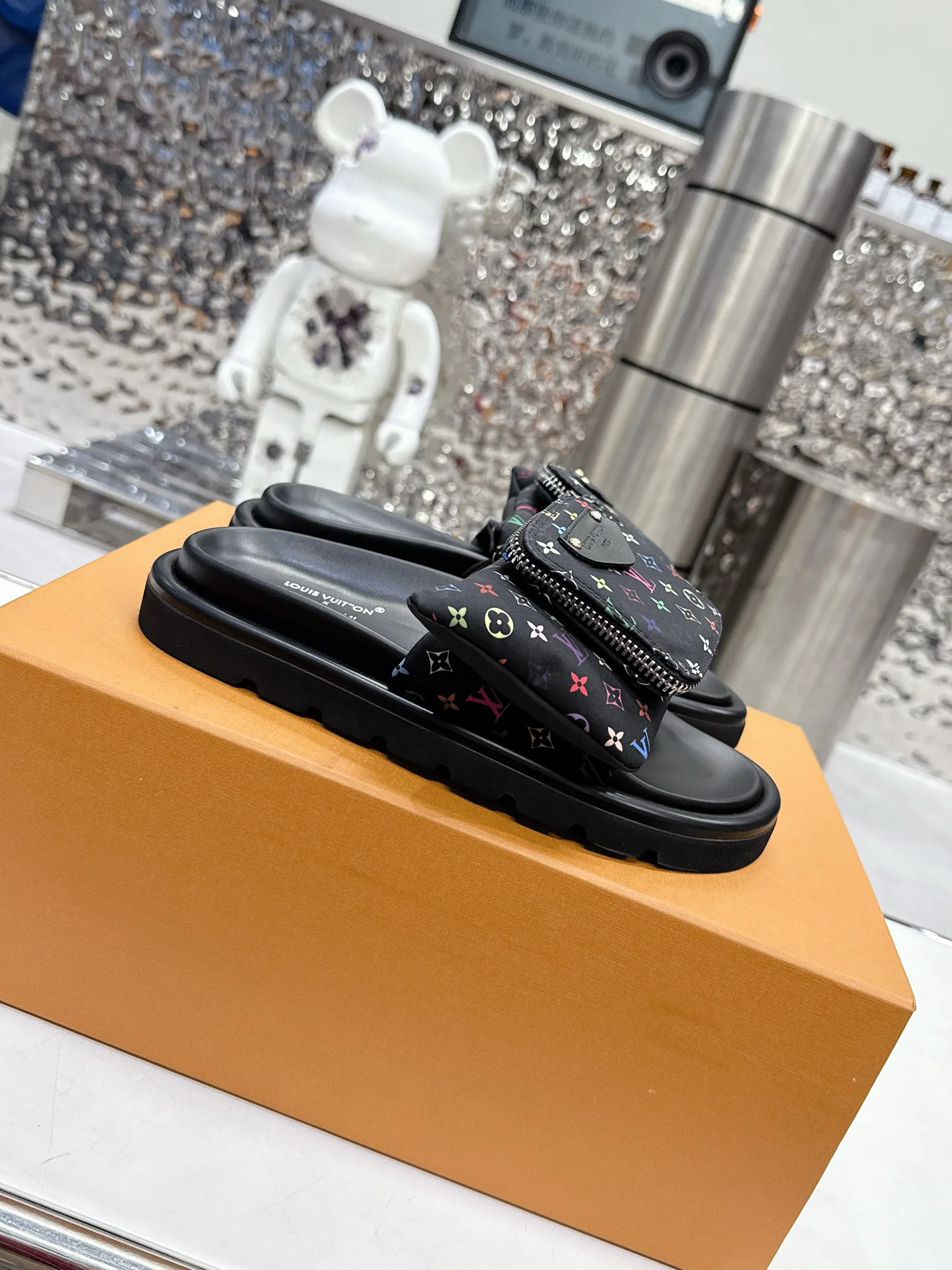 Шлепанцы Женские Louis Vuitton 10060939