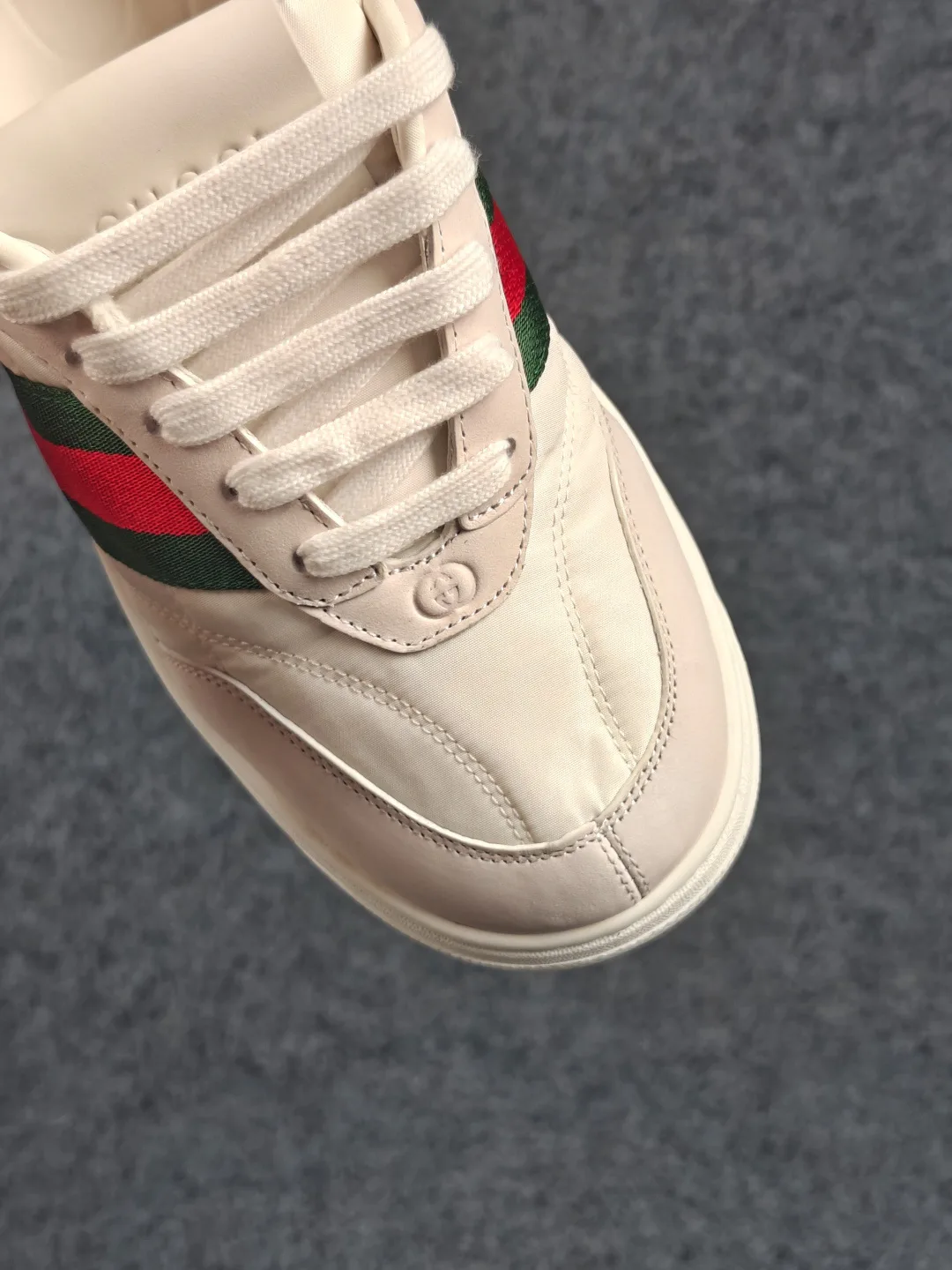 Кроссовки Женские Gucci 18417495