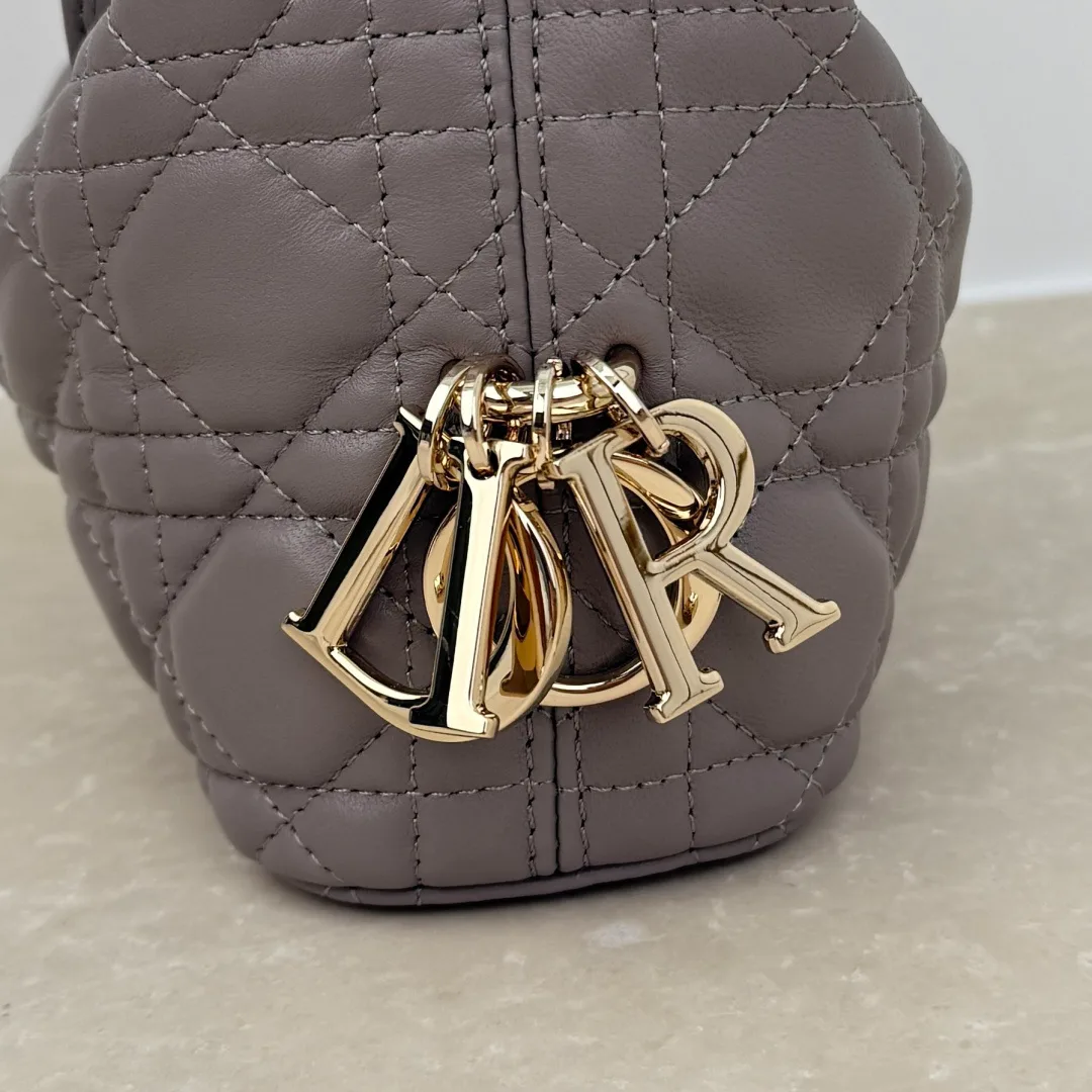 Классические Сумки Женские Christian Dior 18116264
