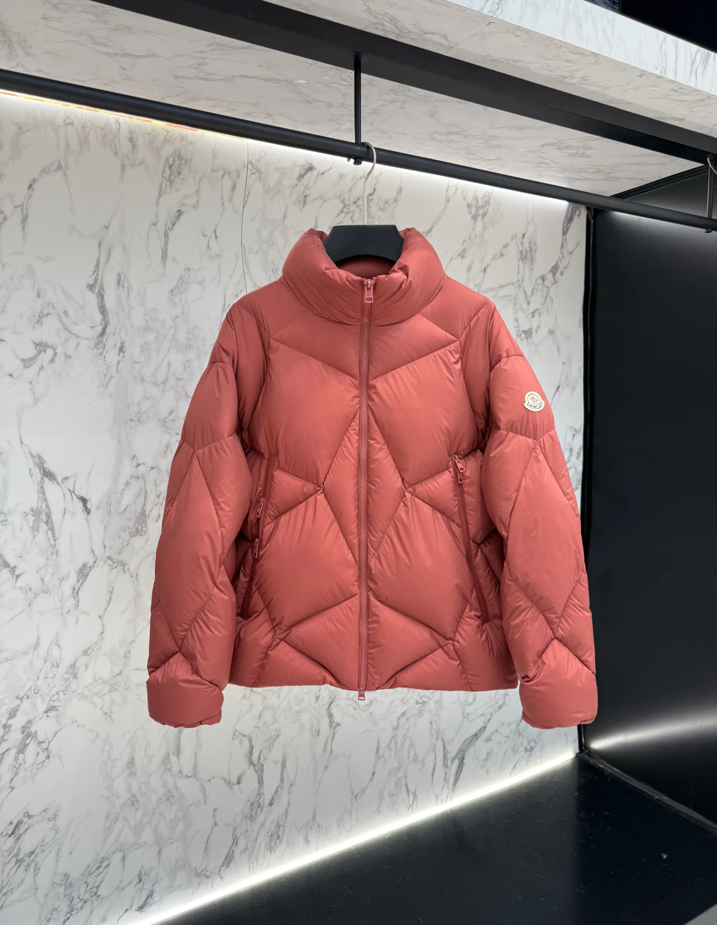 Куртки И Пуховики Мужские Moncler 378388