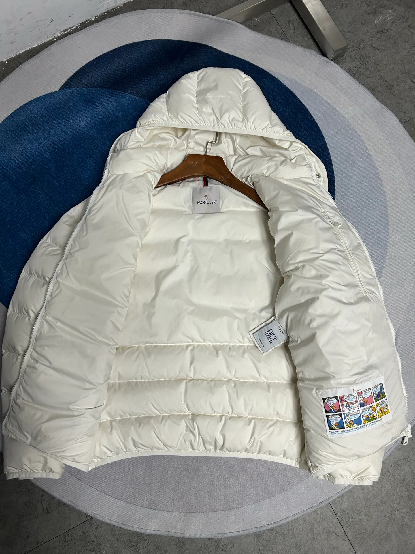 Куртки И Пуховики Женские Moncler 19202366