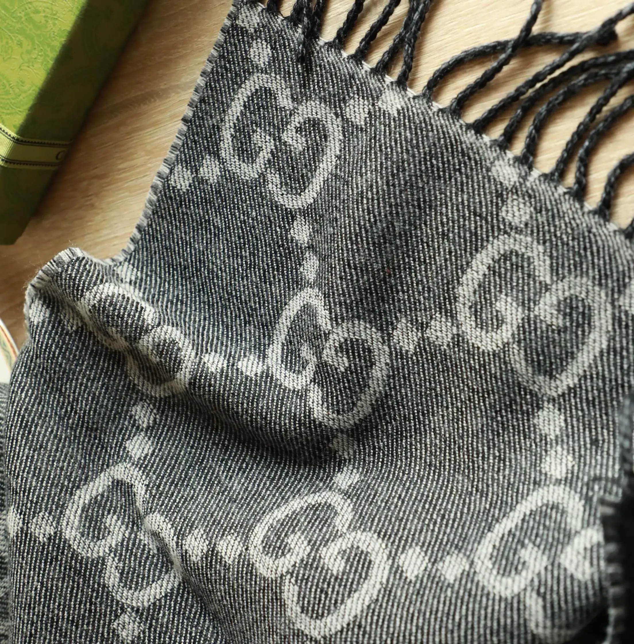 Шарфы Gucci 638105