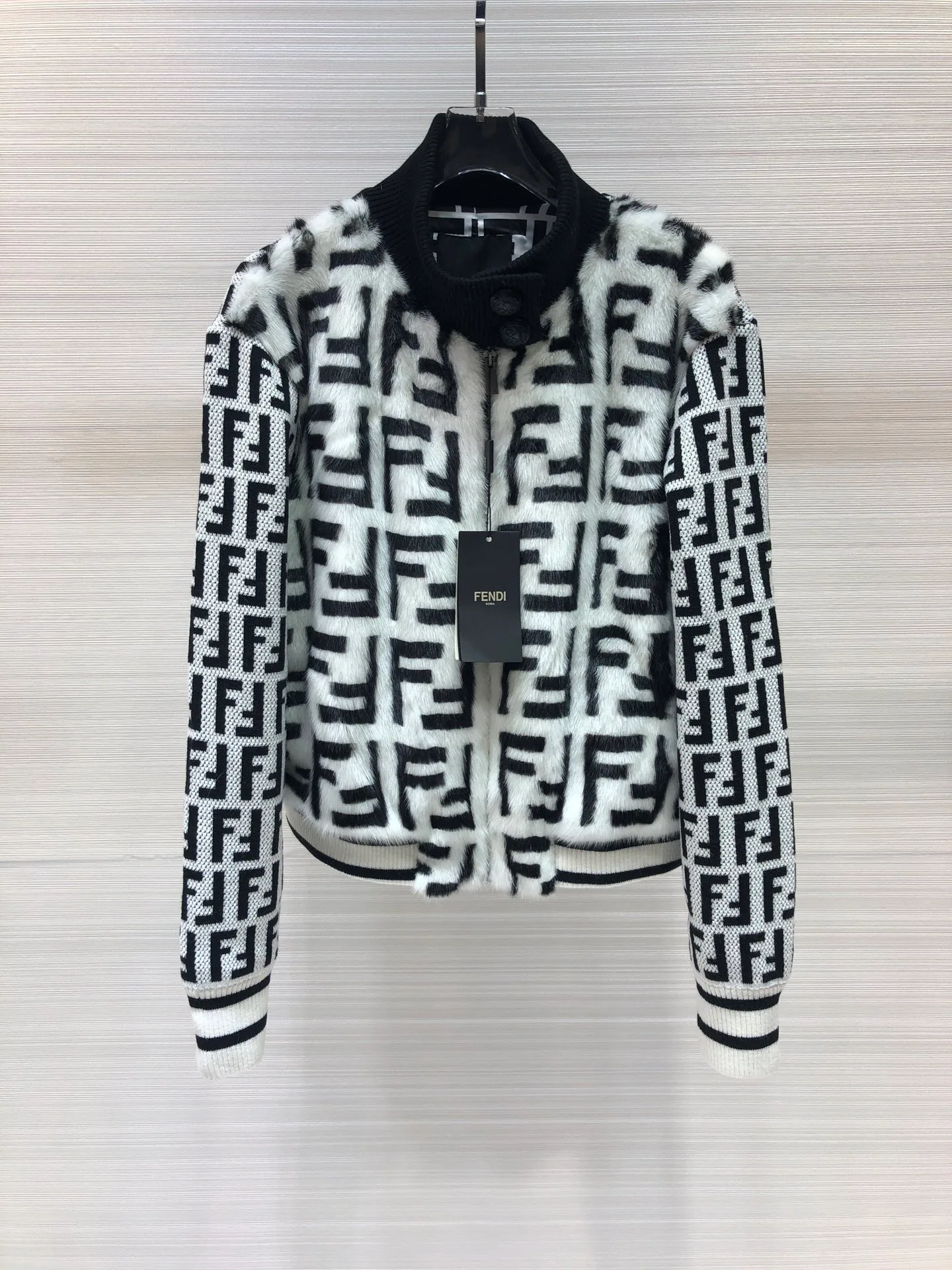 Куртки И Пуховики Женские Fendi 785681