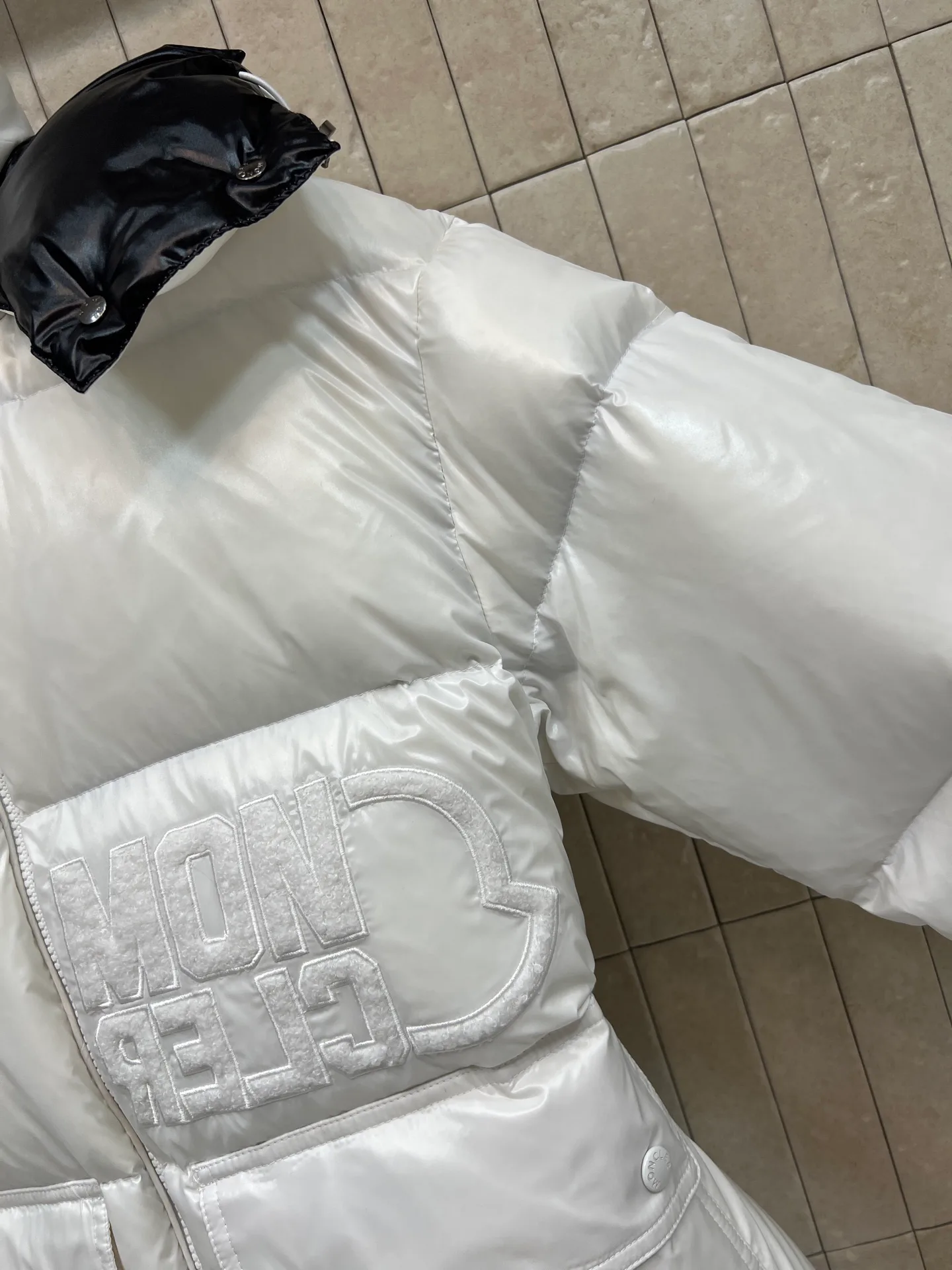 Куртки И Пуховики Женские Moncler 19703972