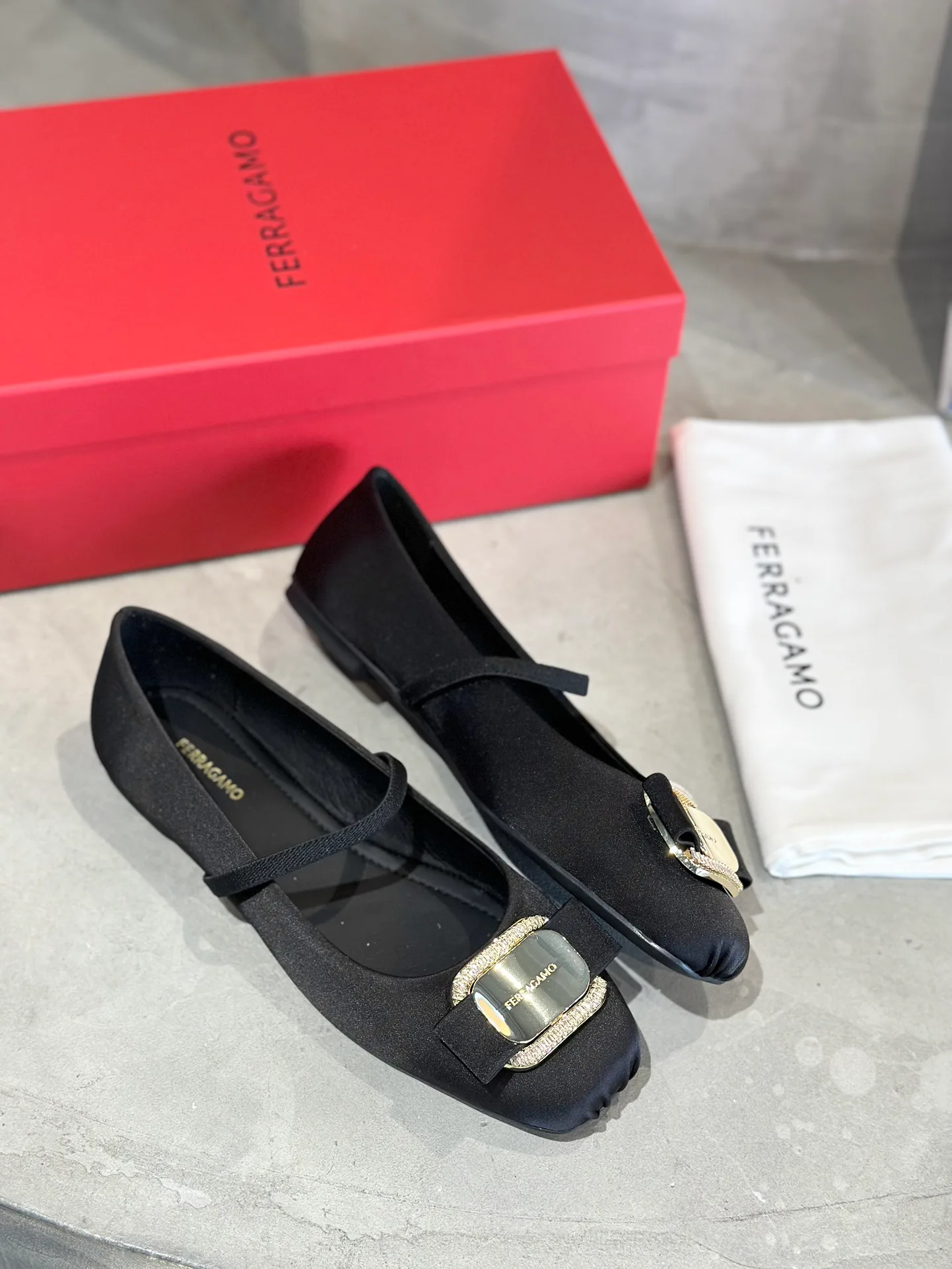 Балетки Женские Salvatore Ferragamo 13600374