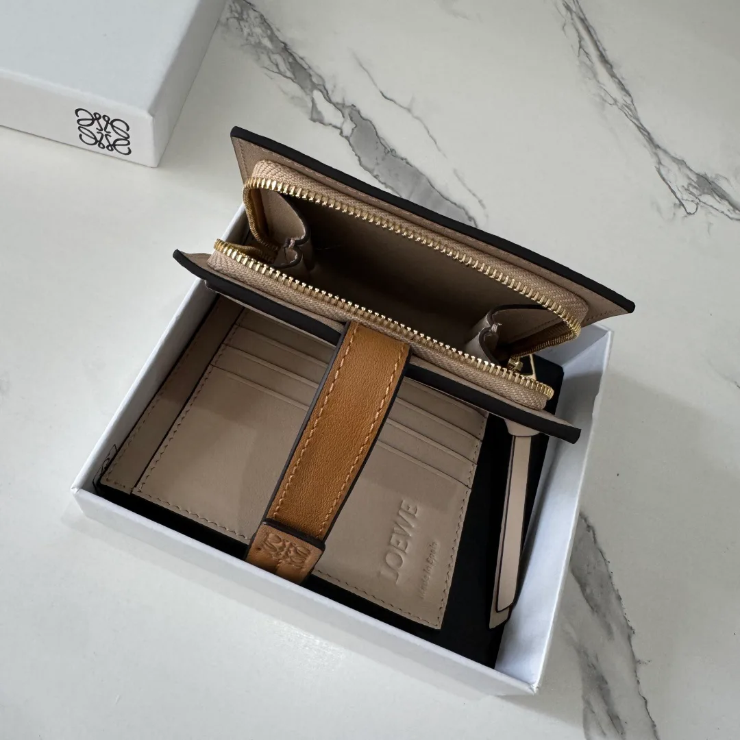 Клатчи Женские Loewe 17502820