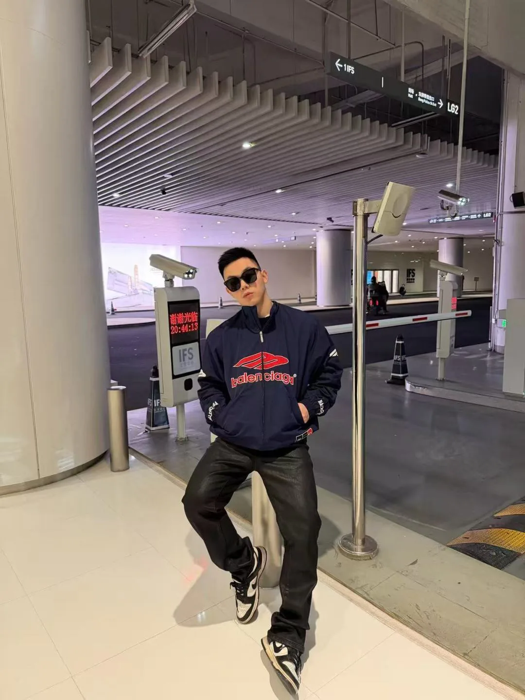 Куртки И Пуховики Мужские Balenciaga 3044079