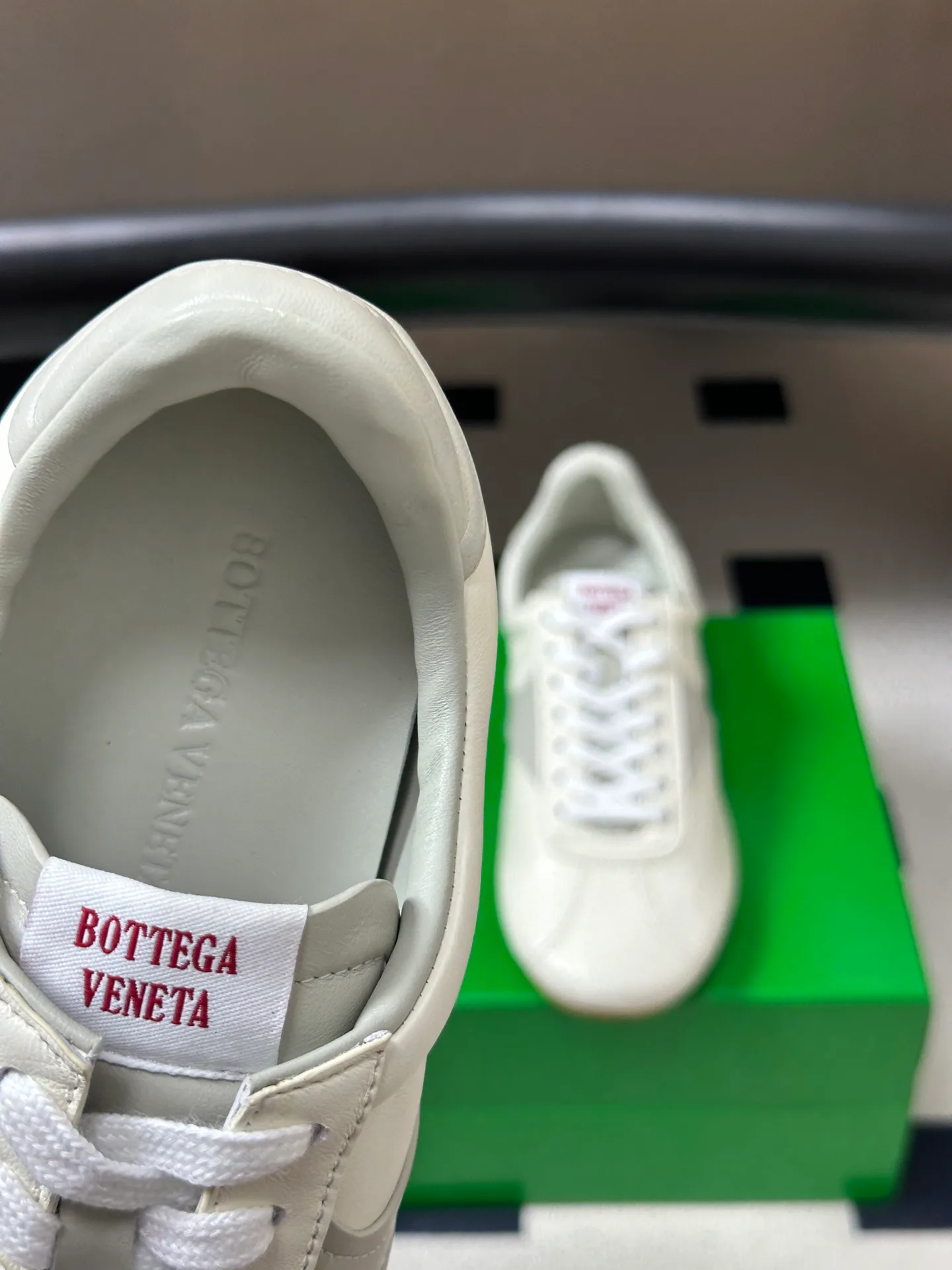 Кроссовки Женские Bottega Veneta 18070055