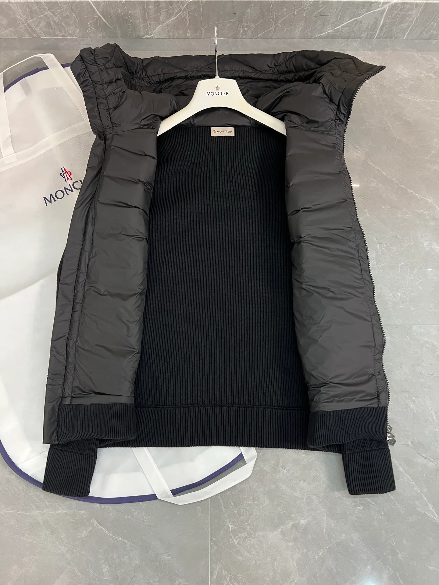 Куртки И Пуховики Мужские Moncler 470149