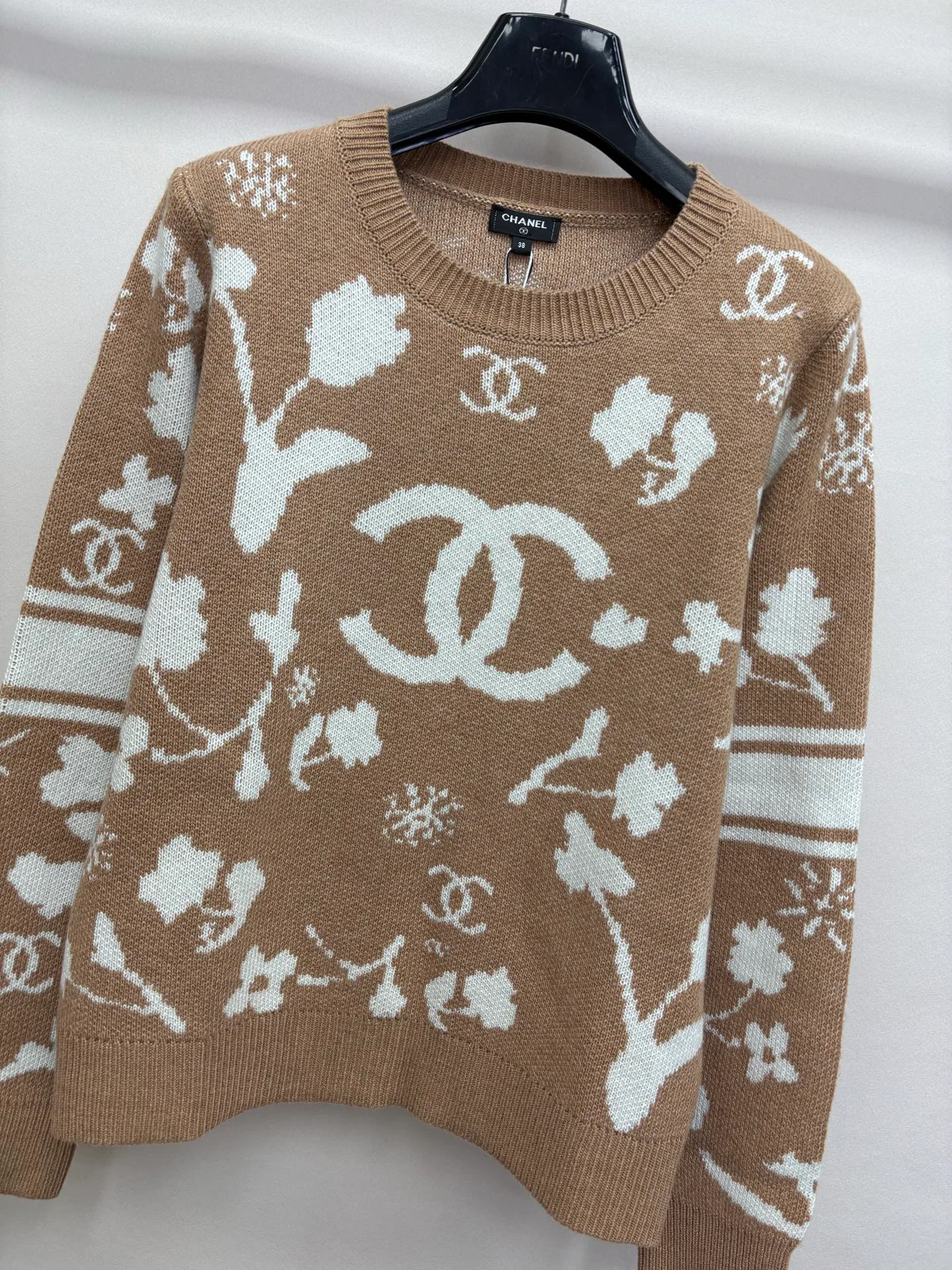 Джемперы И Свитеры Женские Chanel 17696371