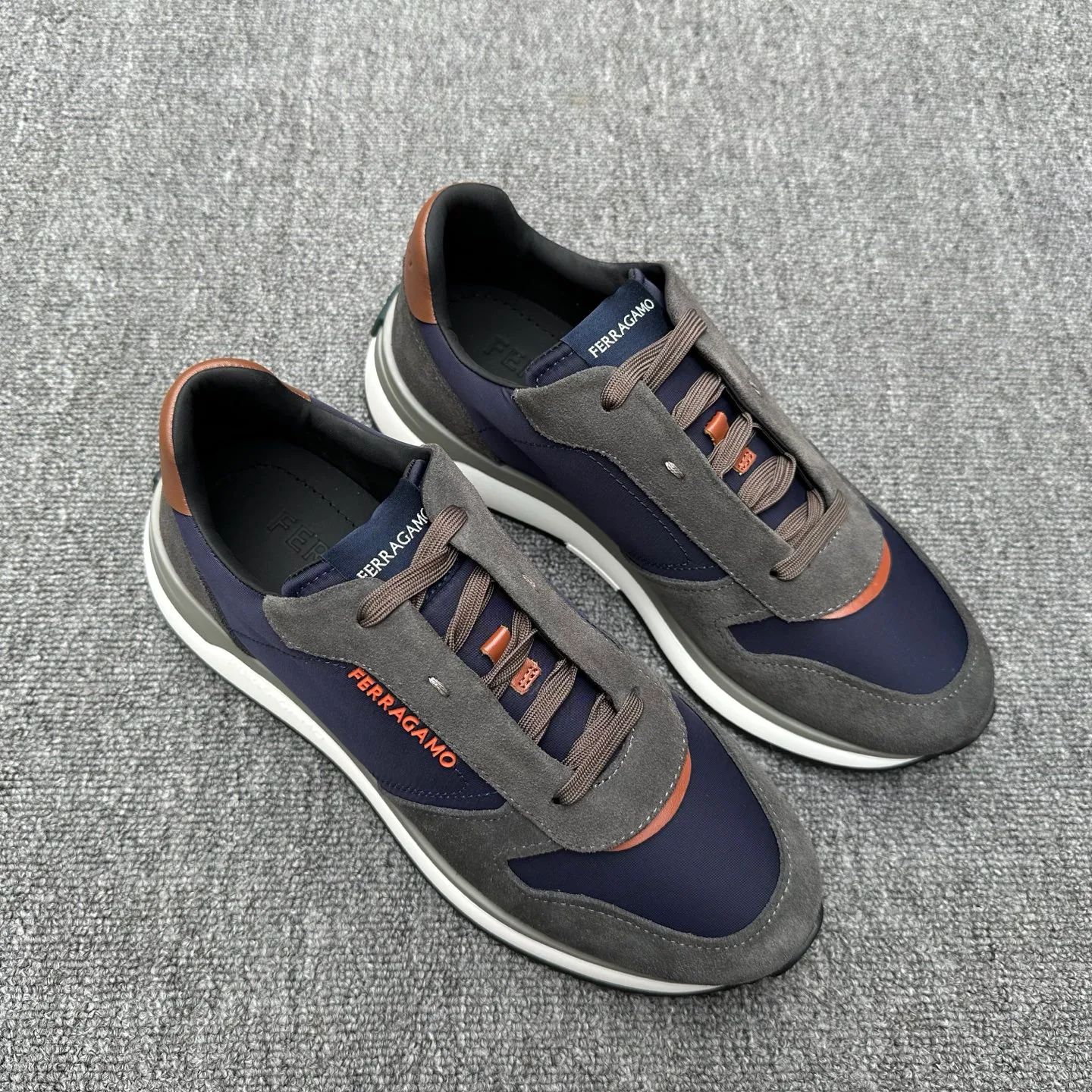Кроссовки Мужские Salvatore Ferragamo 243004